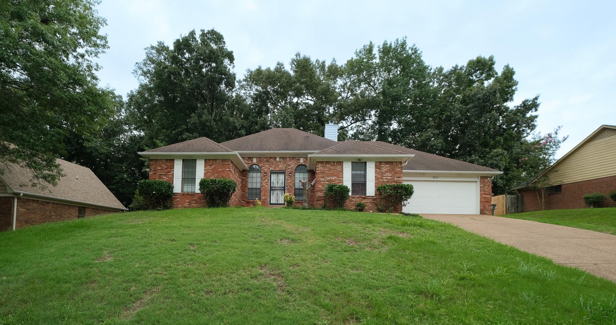 2050 Mt Badon Ln Property Photo 2