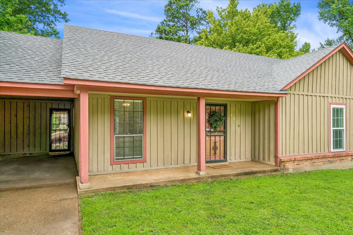 4379 HUNT CLIFF TRCE Property Photo 1