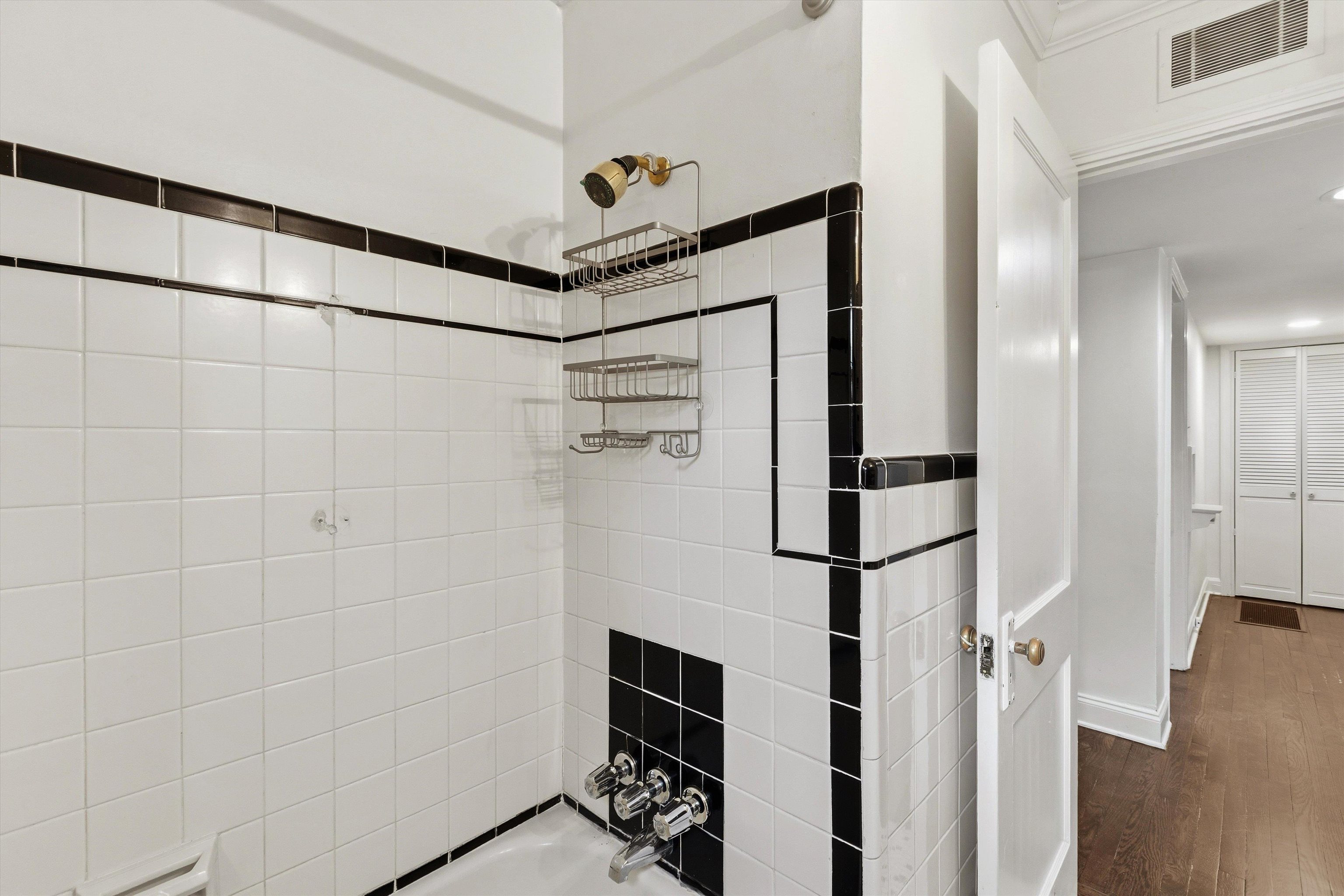 3556 Northwood Dr Property Photo 18