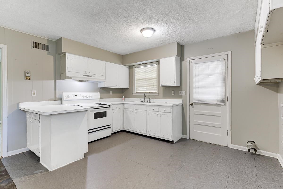4218 Bacon St Property Photo 6