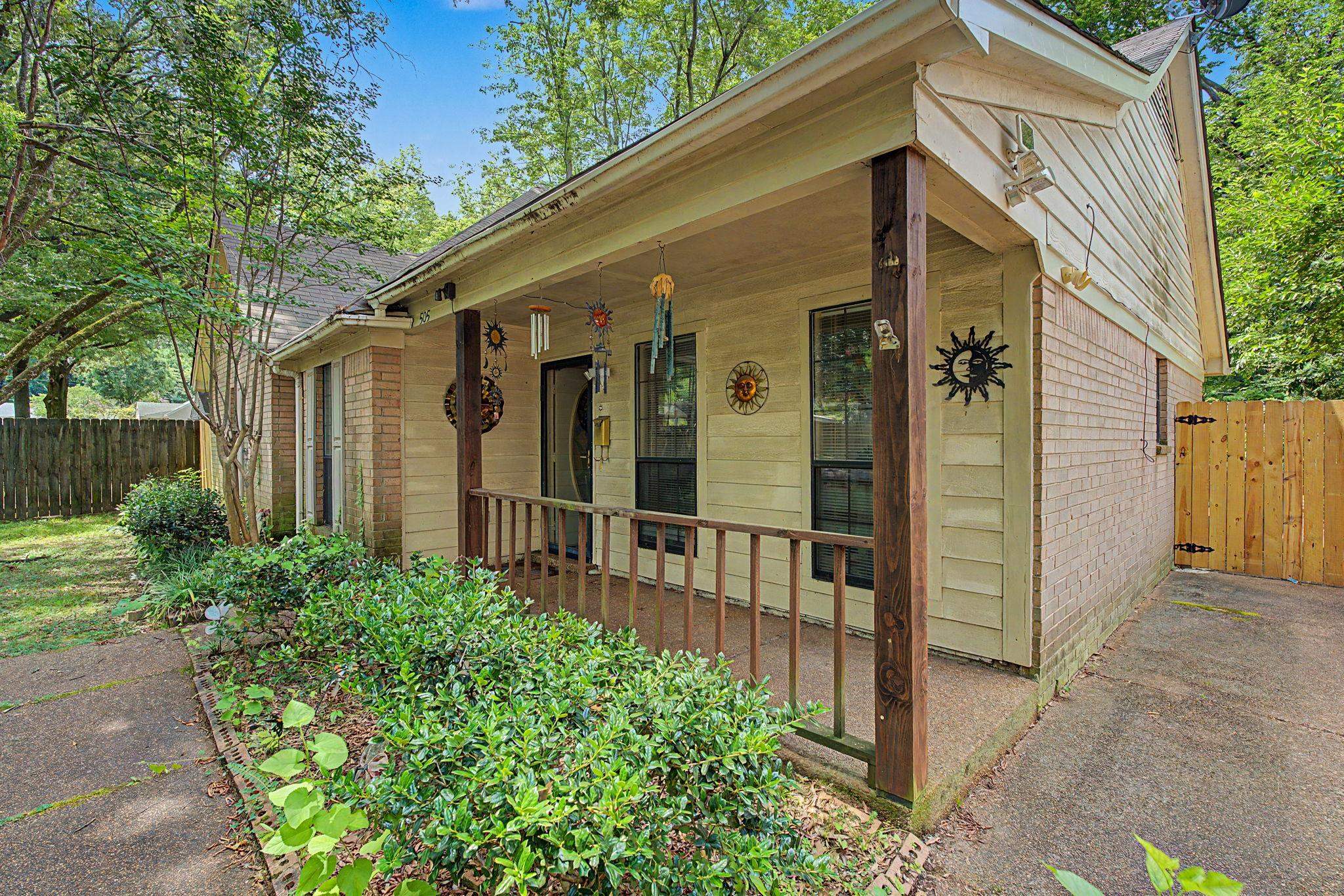 505 Vaughn Rd Property Photo 6