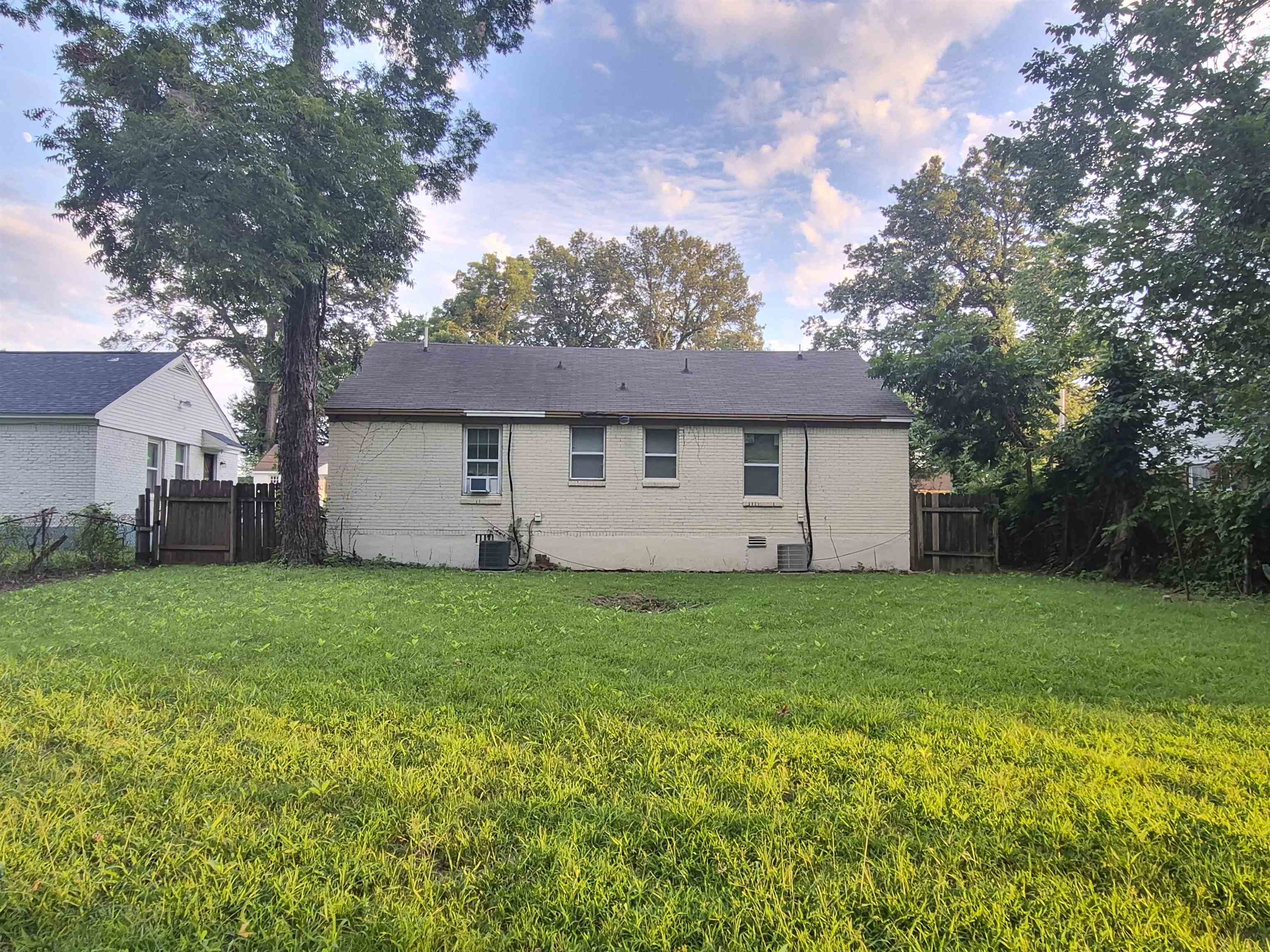 1074 Palmetto Ave 1074 Property Photo 9