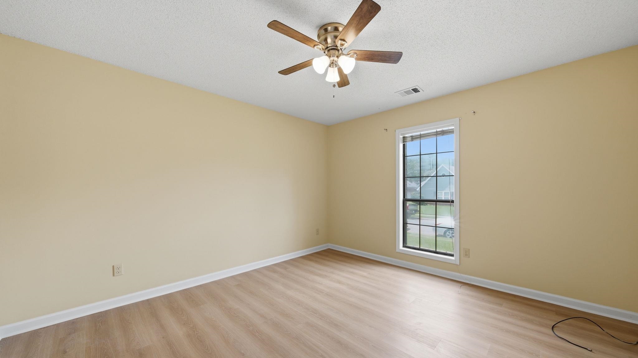 8237 Crimson Creek Dr Property Photo 17