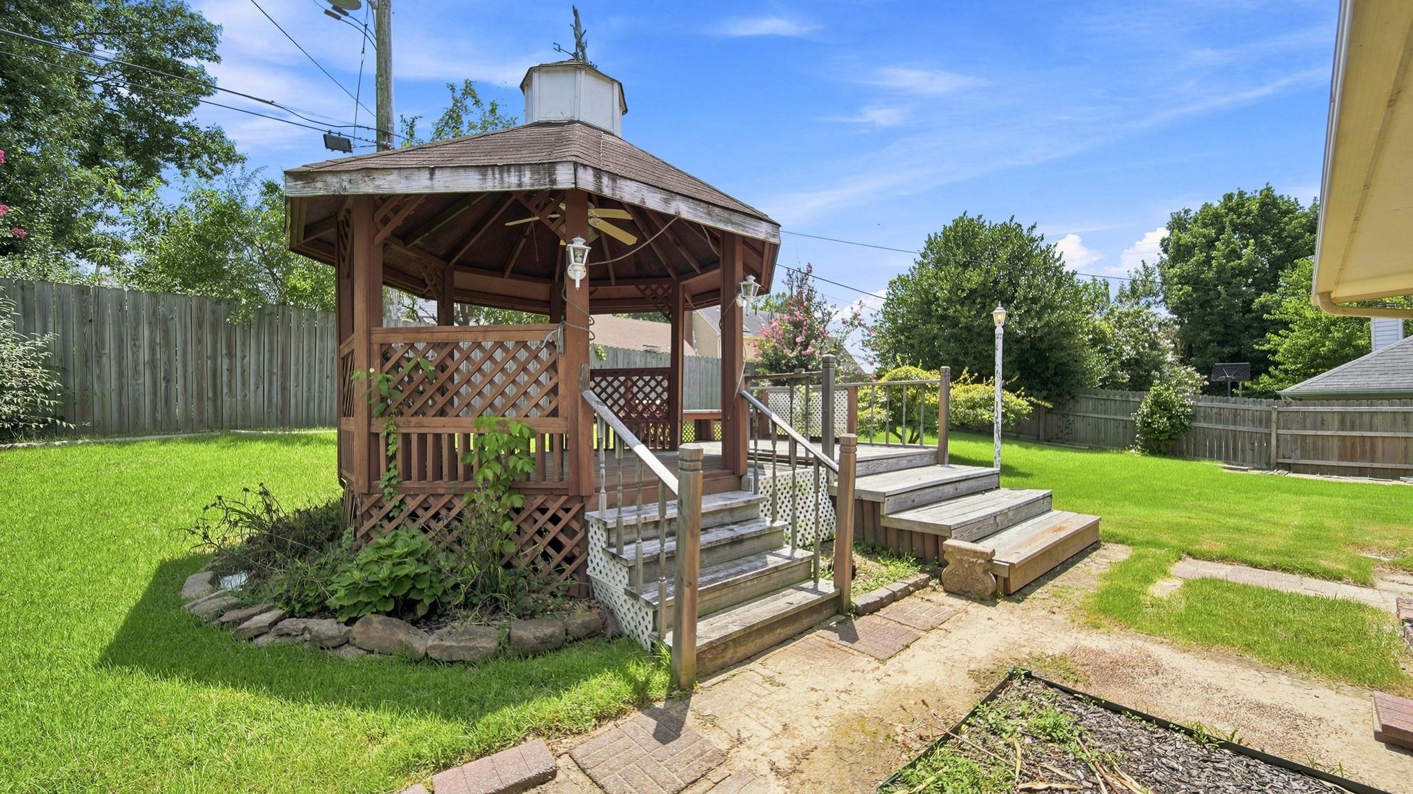 8237 Crimson Creek Dr Property Photo 23
