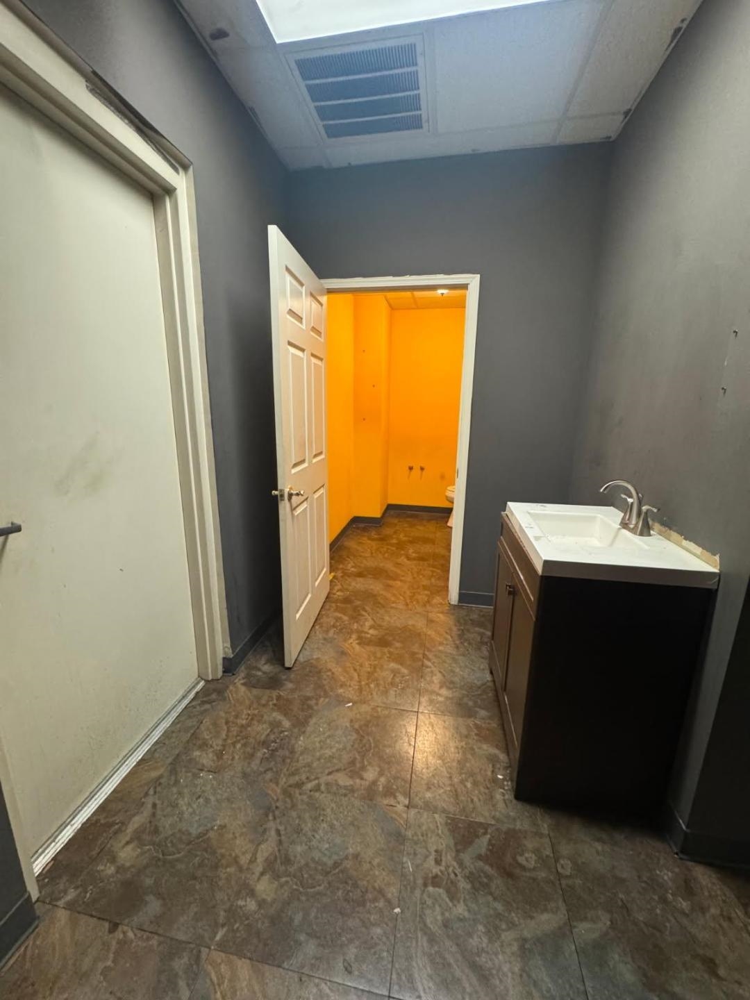 1150 Dexter Ln 102 Property Photo 6