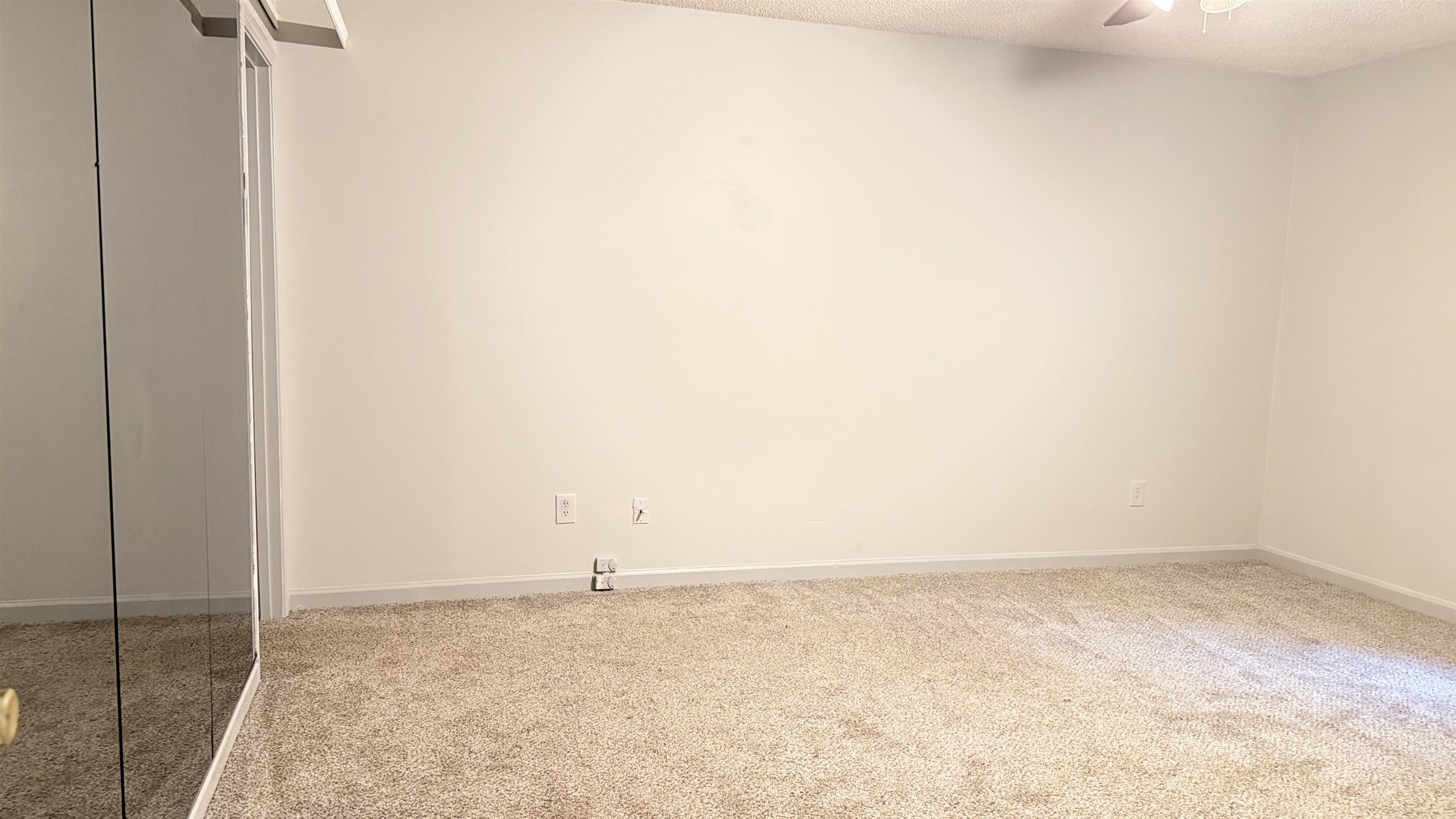 2753 E Skyline Cir Property Photo 4