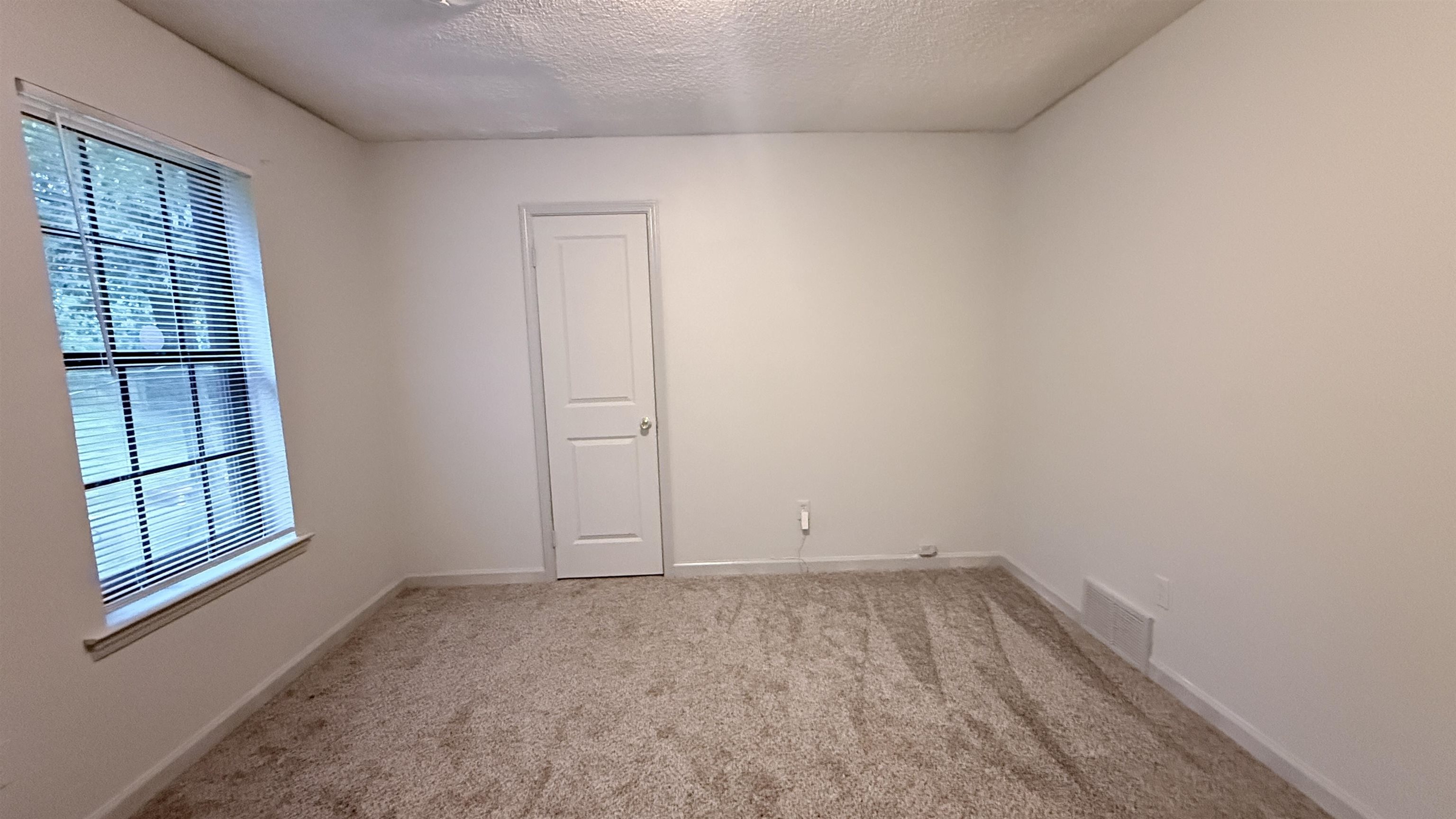 2753 E Skyline Cir Property Photo 15
