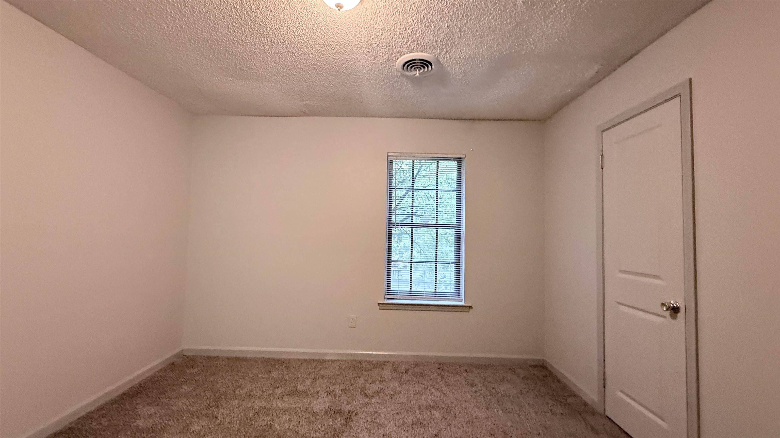 2753 E Skyline Cir Property Photo 16