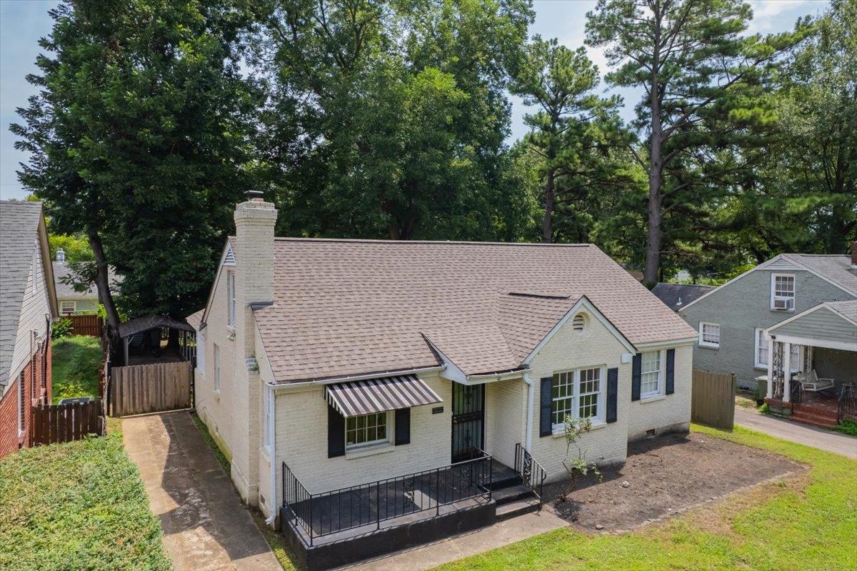 18 S Alicia Dr Property Photo 2