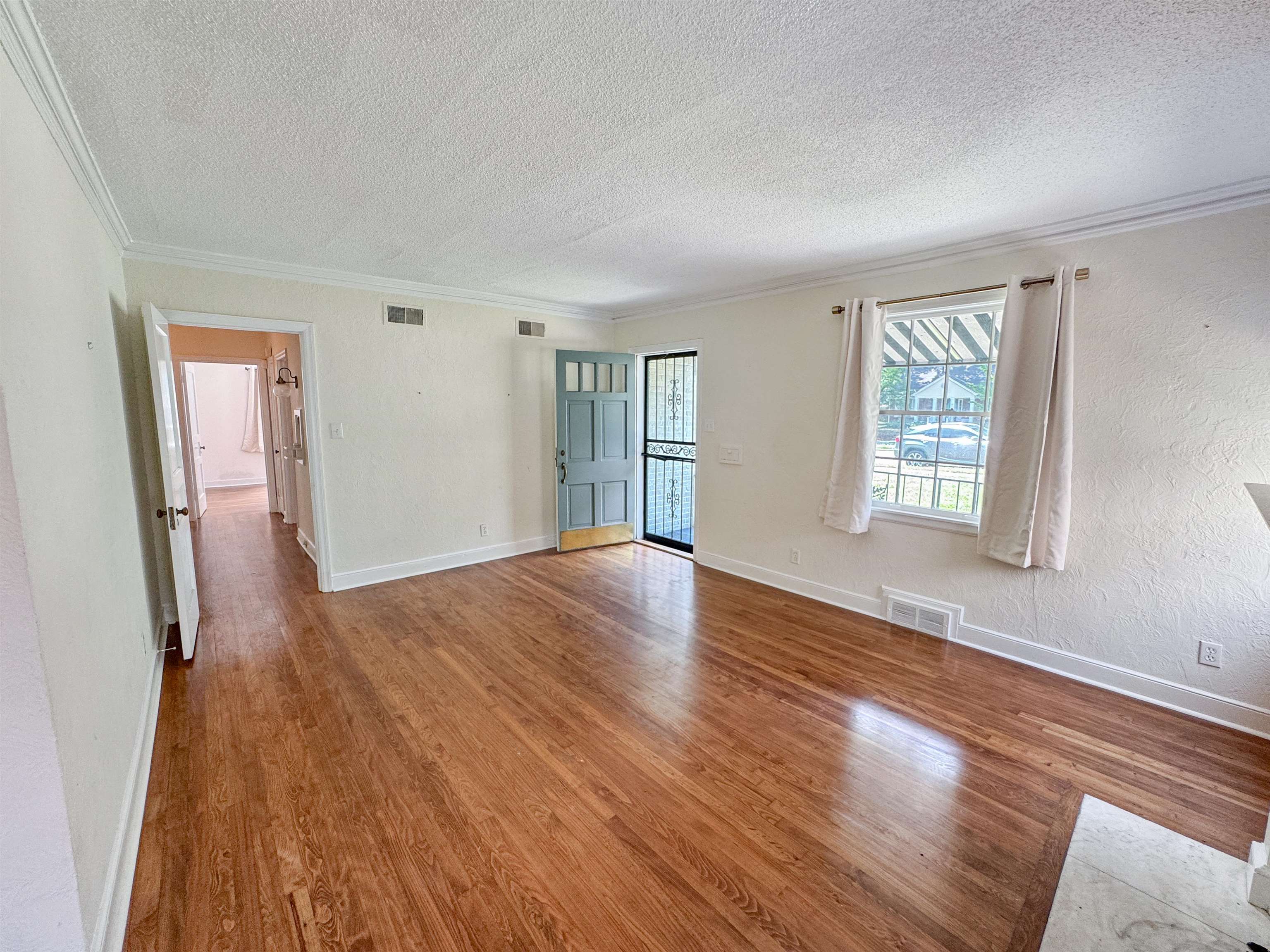 18 S Alicia Dr Property Photo 6