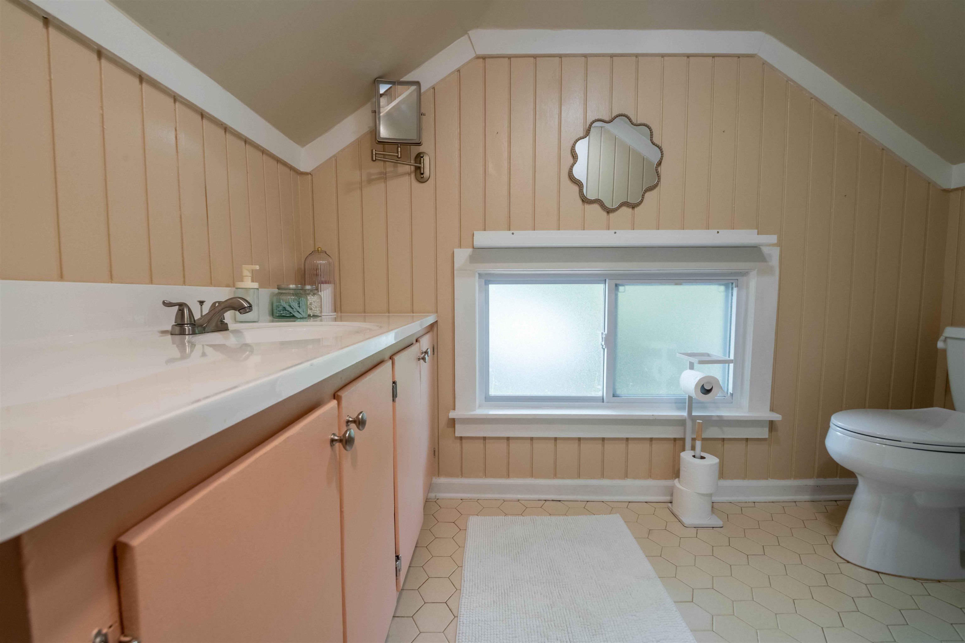 627 Watson St Property Photo 24