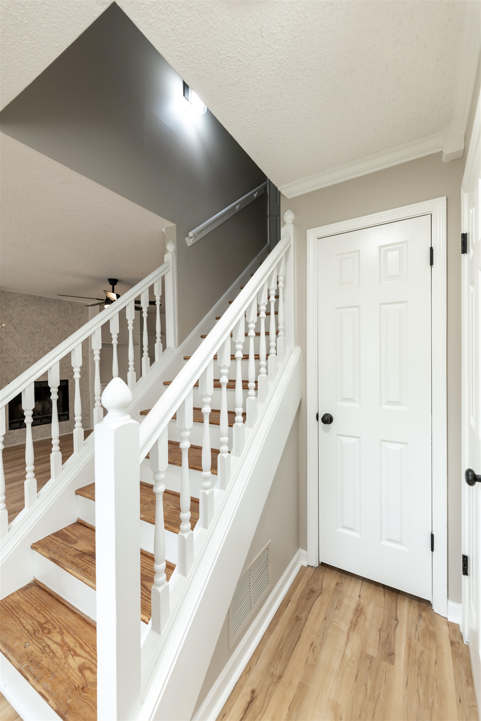 9102 Valkrie Ln Property Photo 3