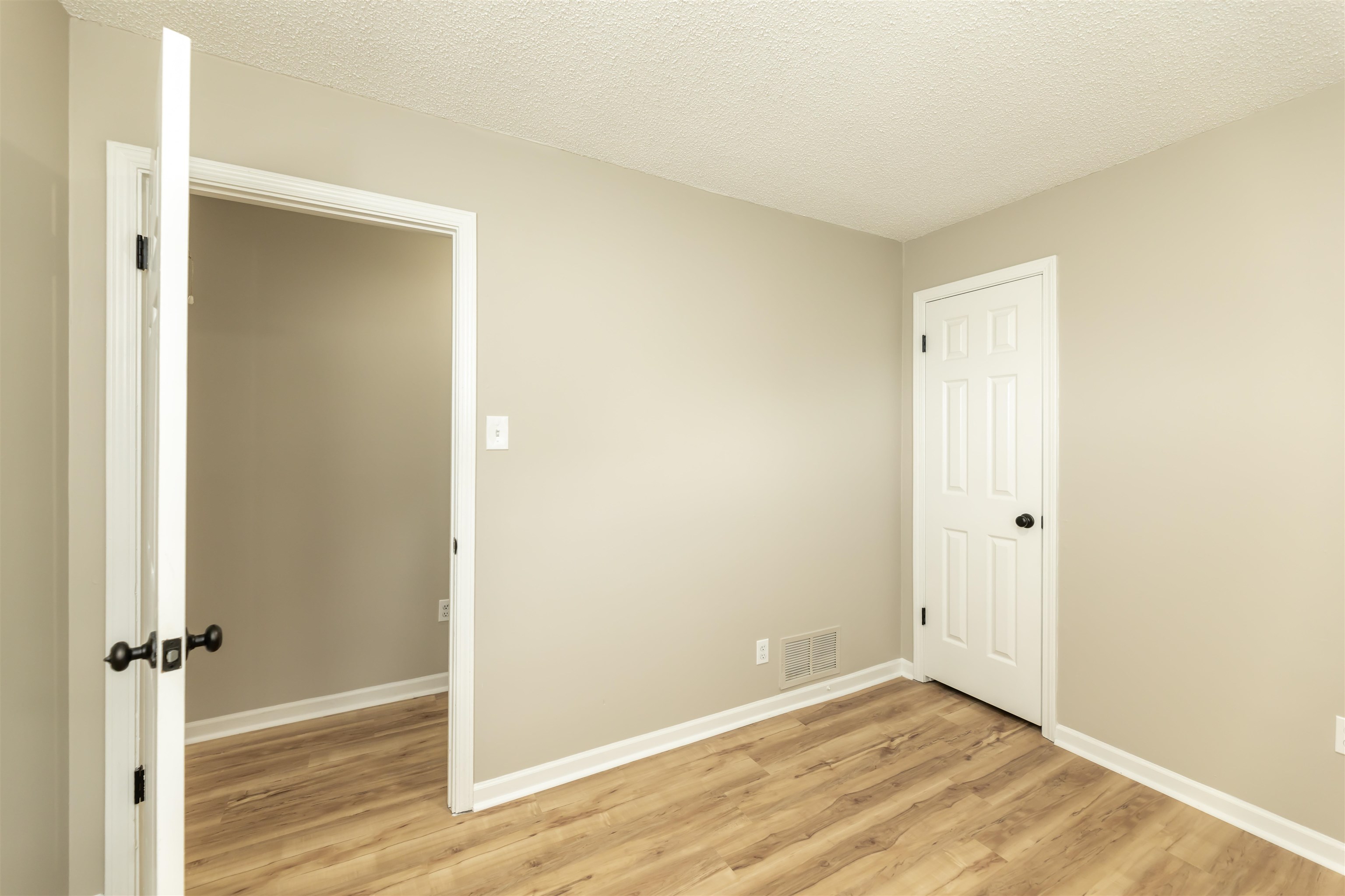 9102 Valkrie Ln Property Photo 34