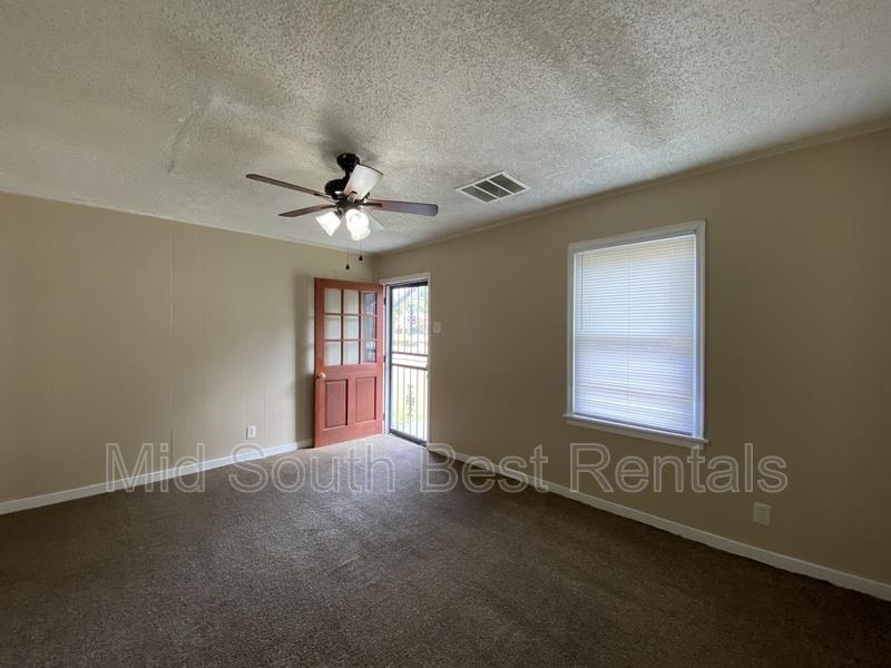 1679 Lapaloma St Property Photo 2
