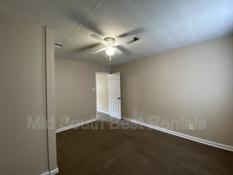 1679 Lapaloma St Property Photo 5
