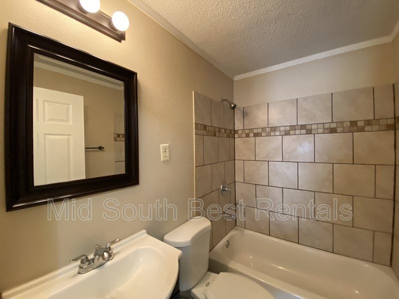 1679 Lapaloma St Property Photo 6