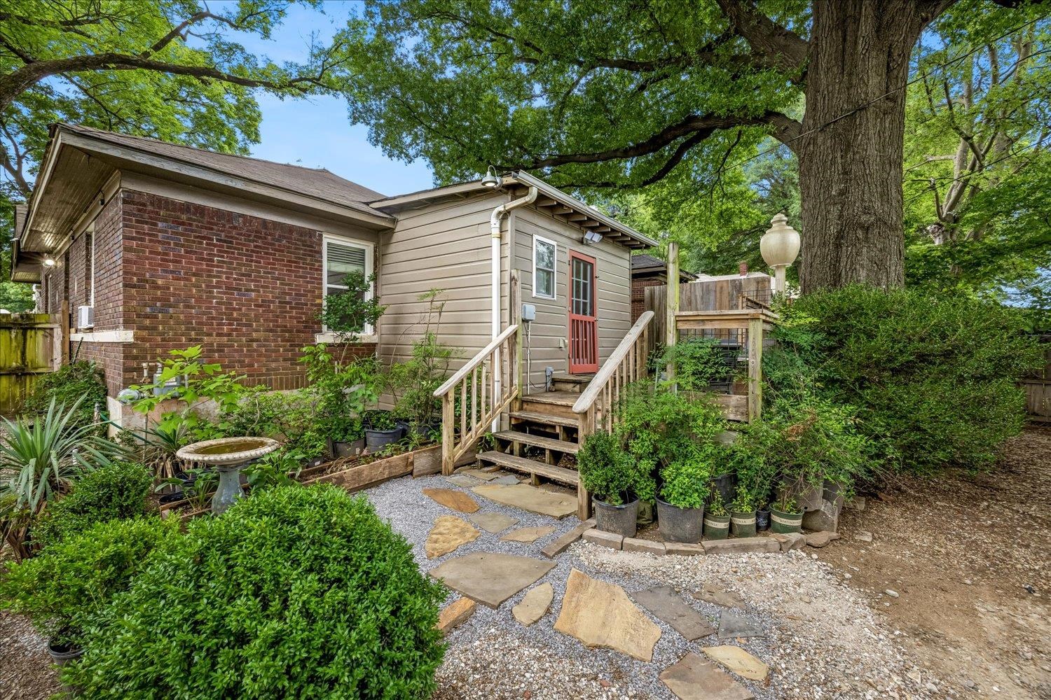 2562 Sam Cooper Blvd Property Photo 19