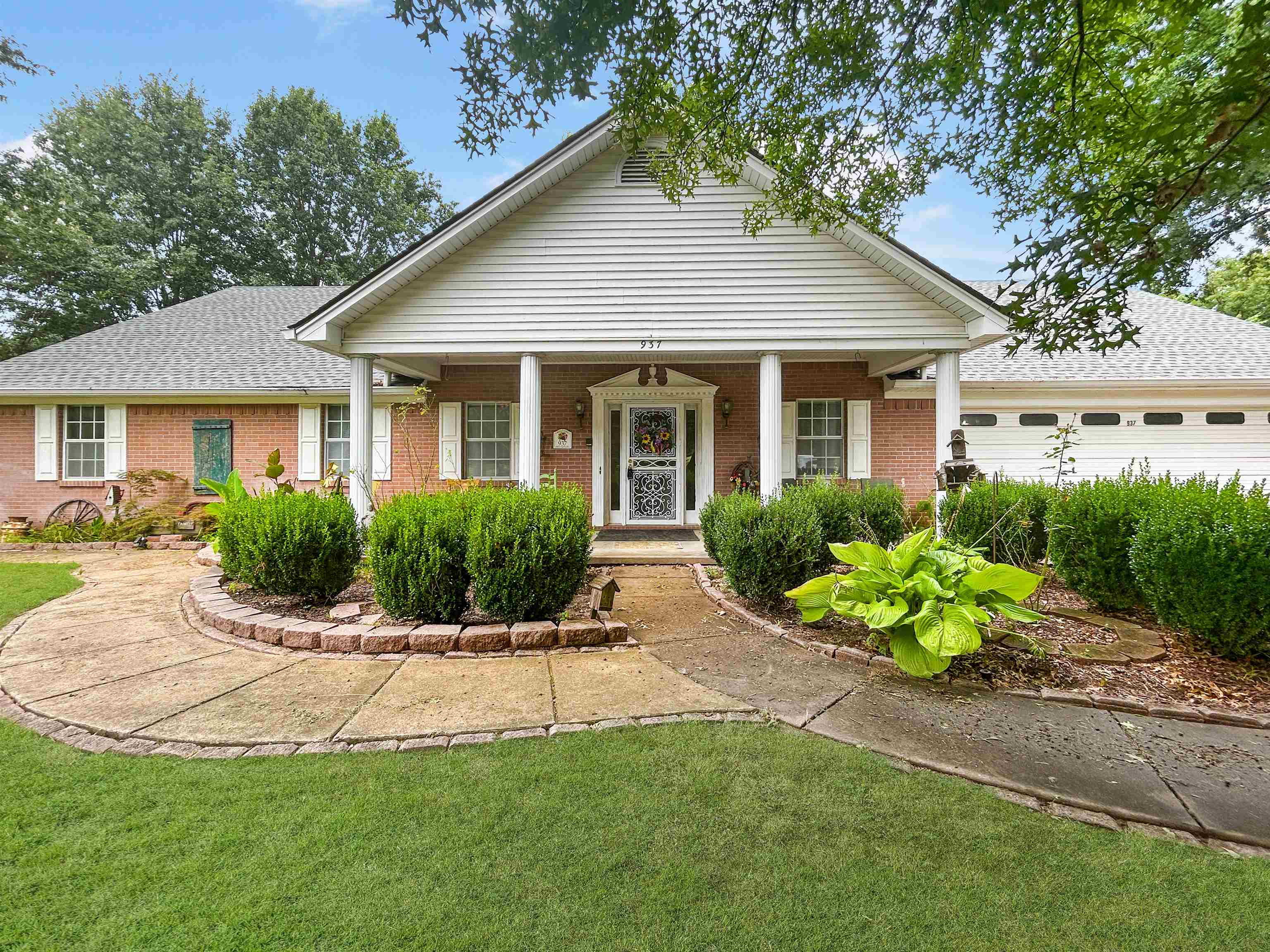 937 KELLEYS CHAPEL RD