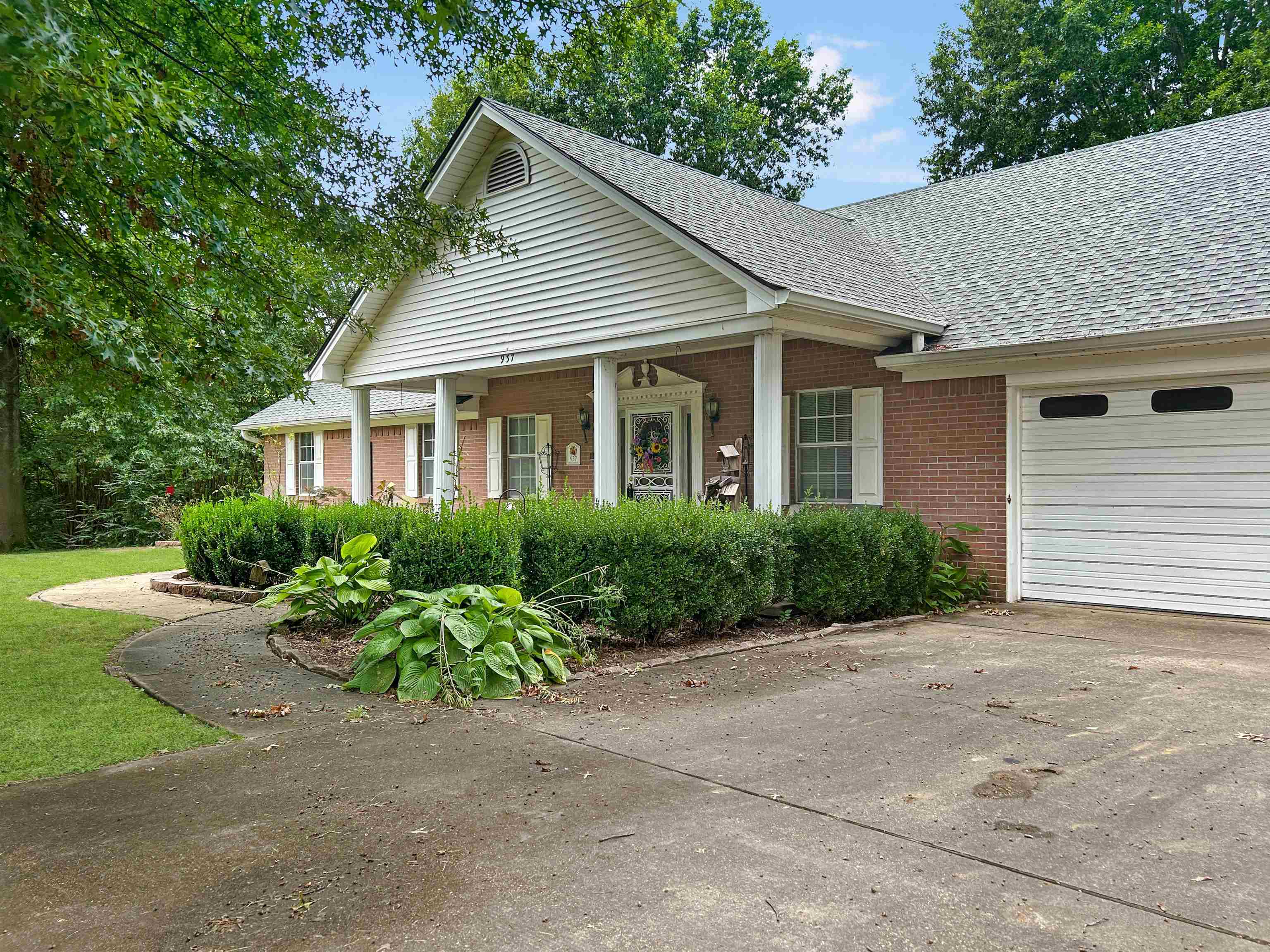 937 Kelleys Chapel Rd Property Photo 3