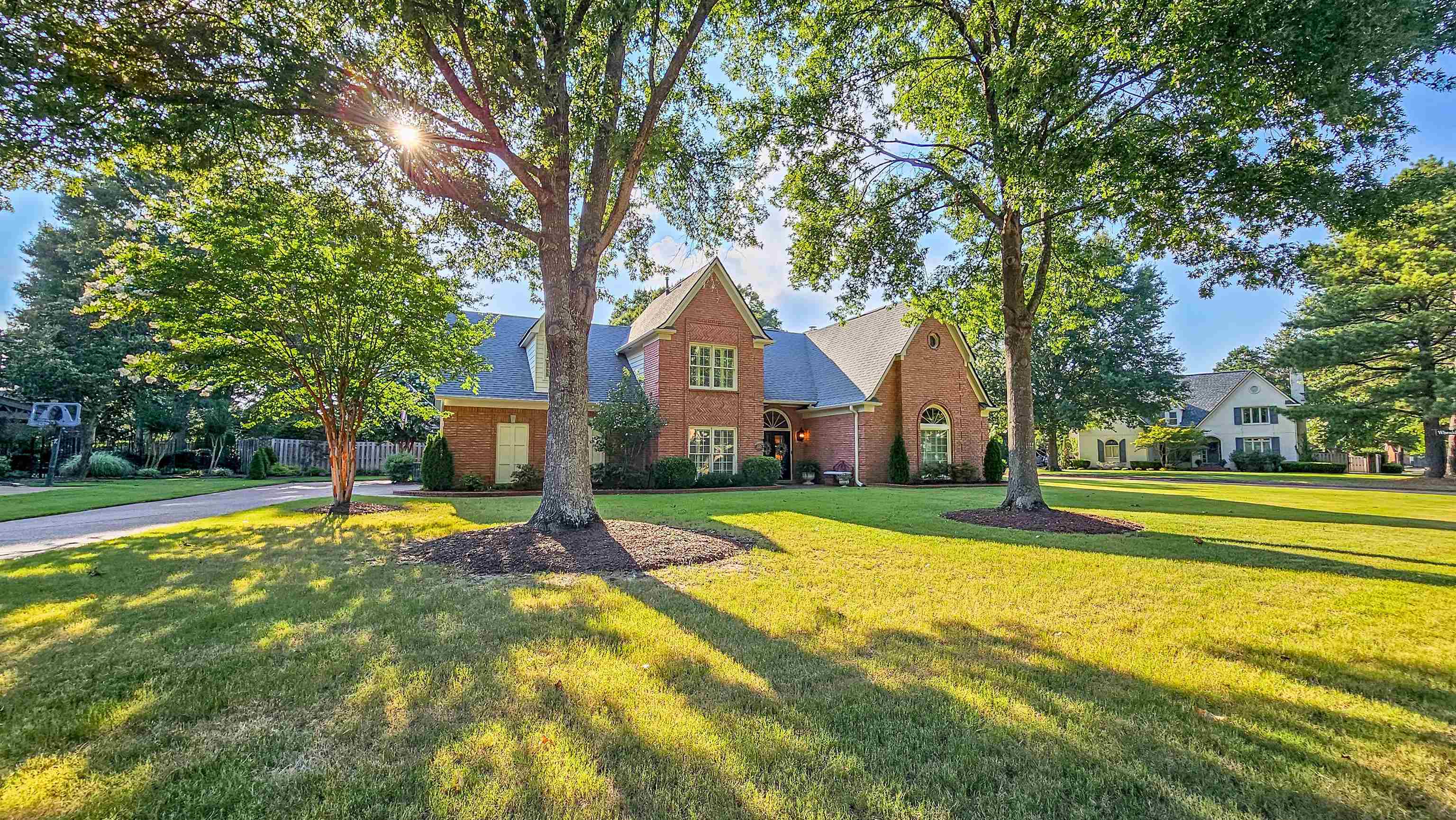 2357 E Shrewsbury Run Property Photo 2