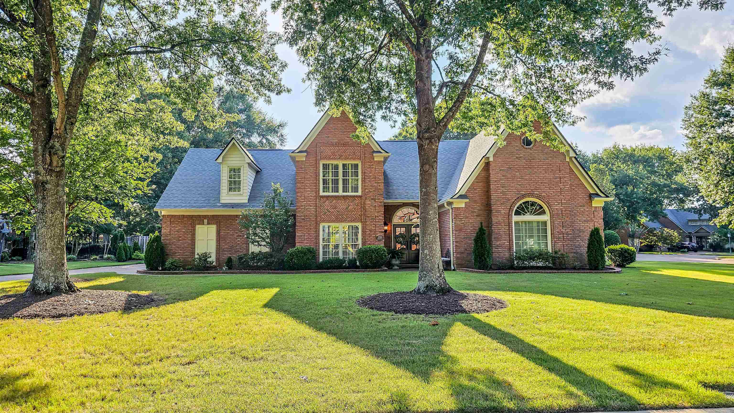 2357 E Shrewsbury Run Property Photo 4