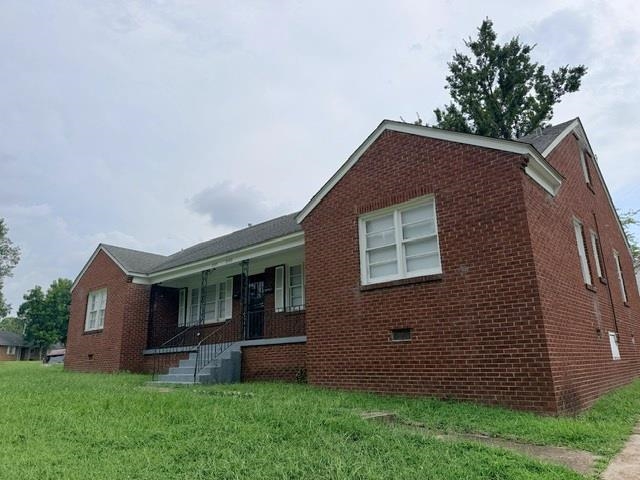 2043 Lamar Ave Property Photo 2