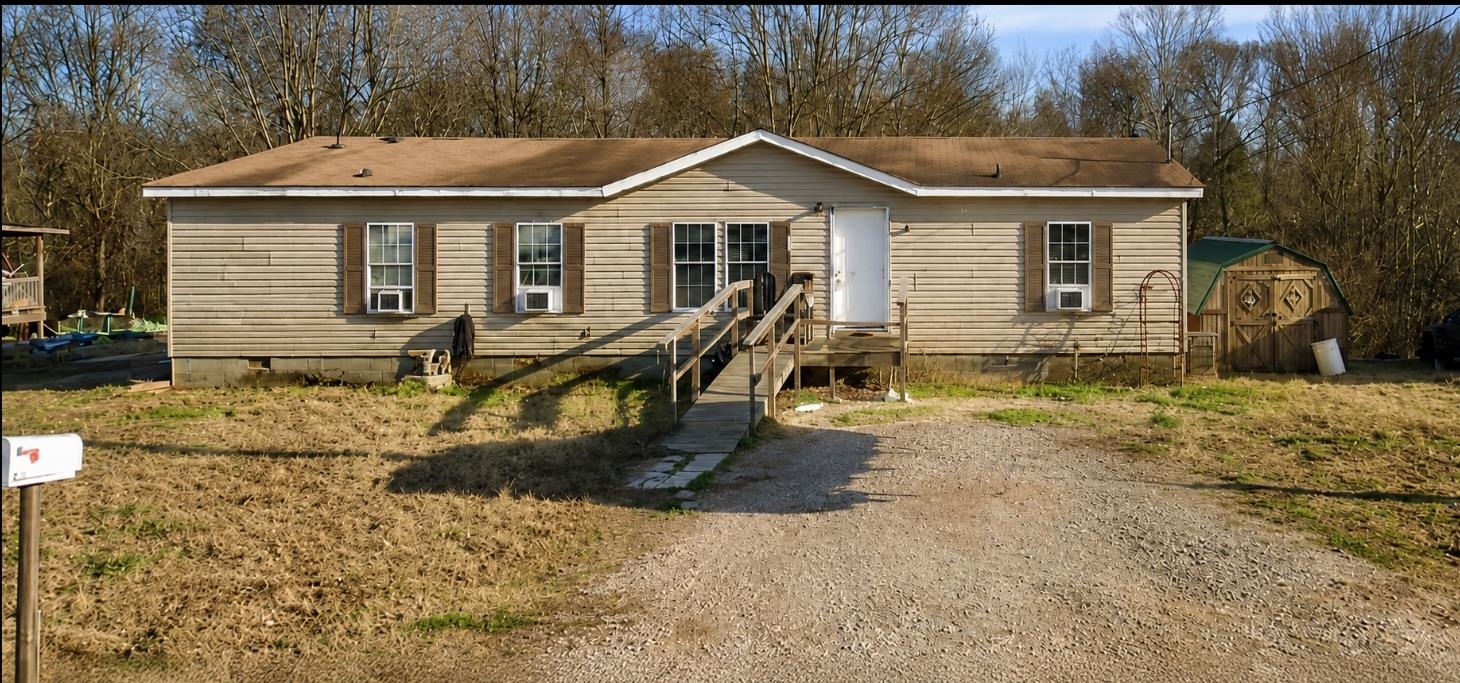 217 Lakeshore Dr Property Photo 13