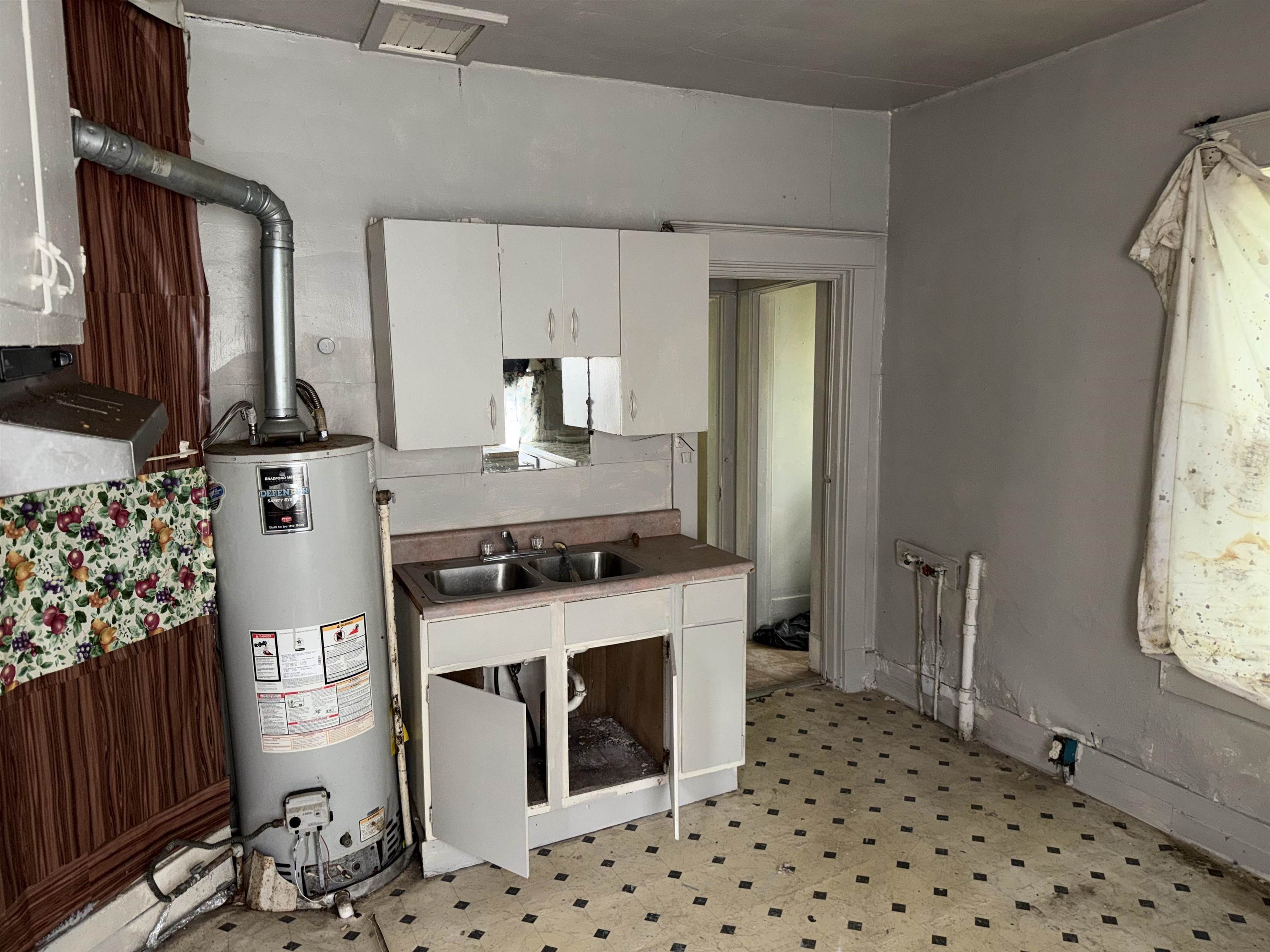 810 Seventh St Property Photo 9