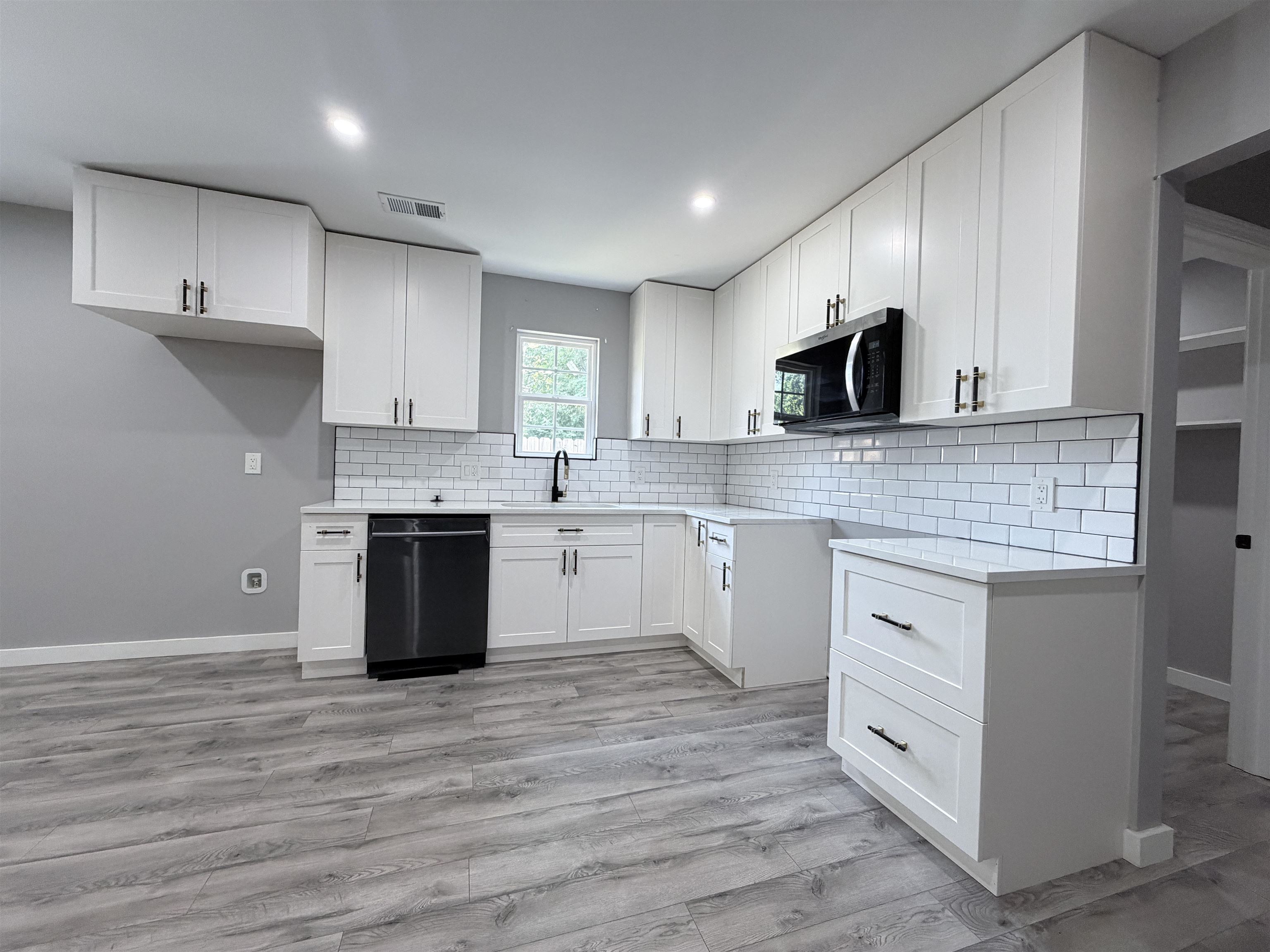 1613 Locust St Property Photo 12