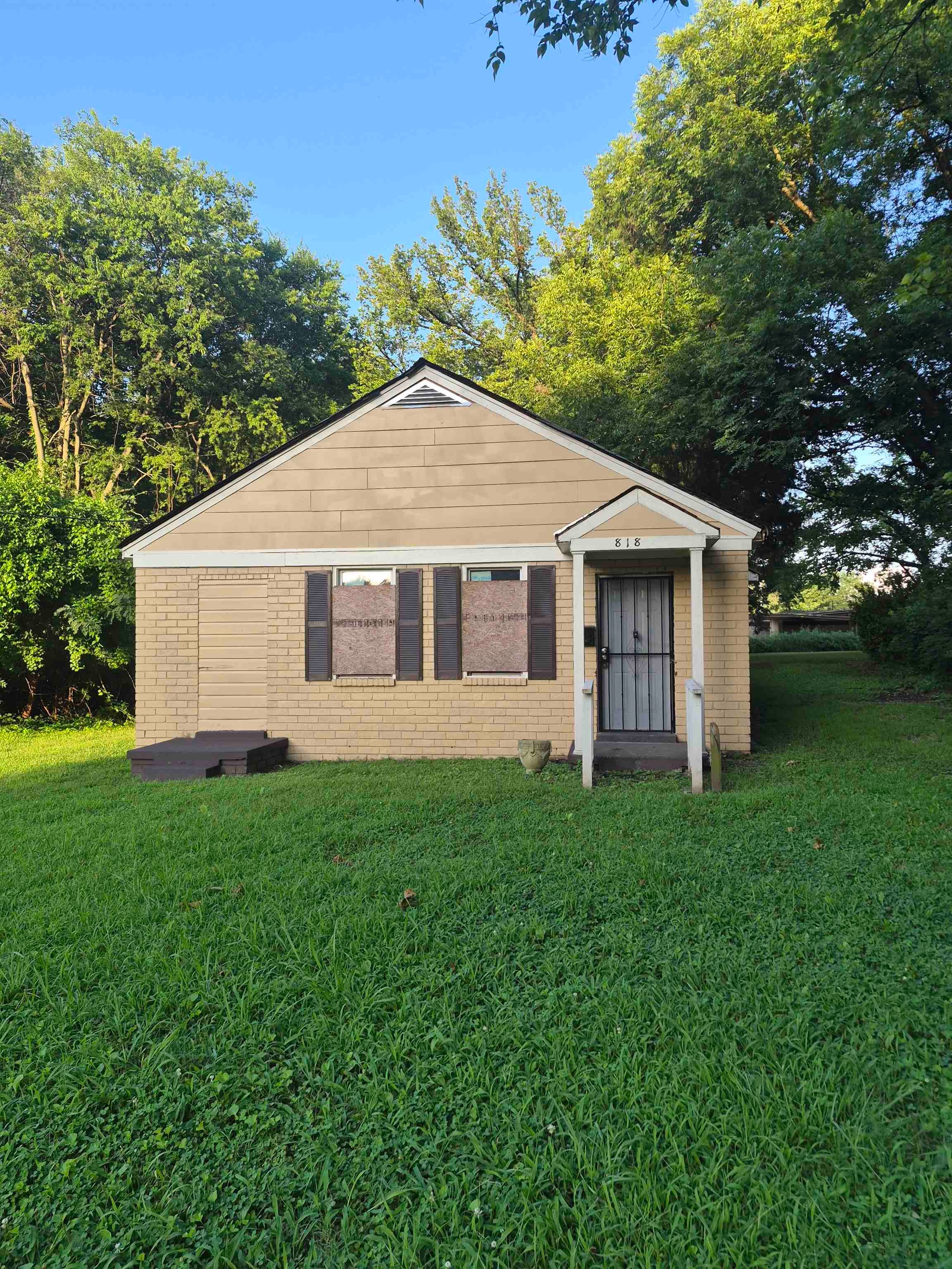 818 CROCKETT ST Property Photo 1
