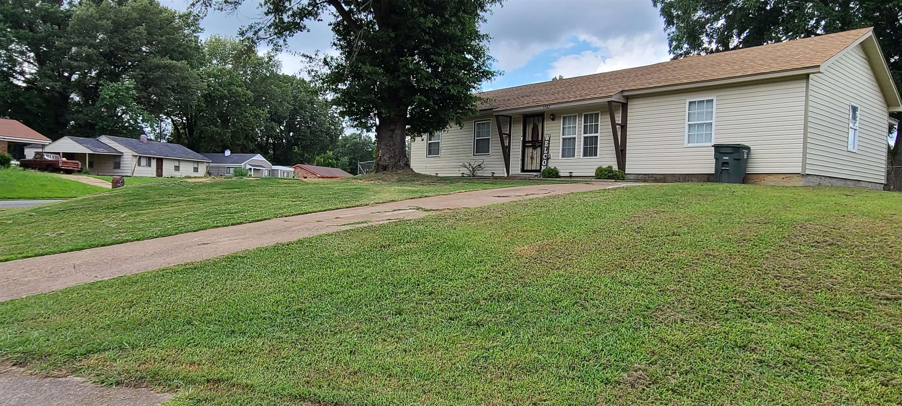 1762 Wendy Dr Property Photo 2