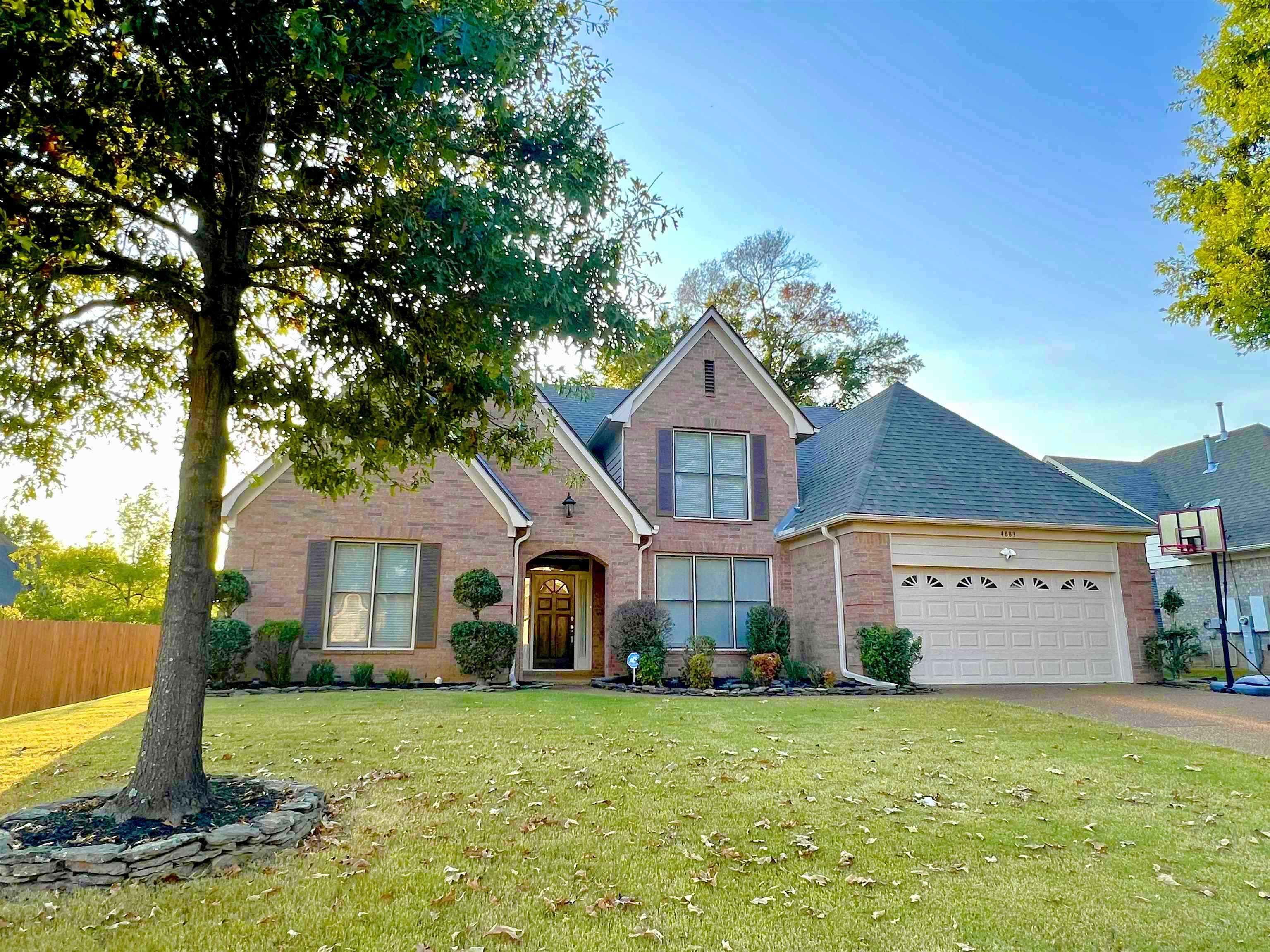 4883 FOX SPRINGS DR Property Photo 1