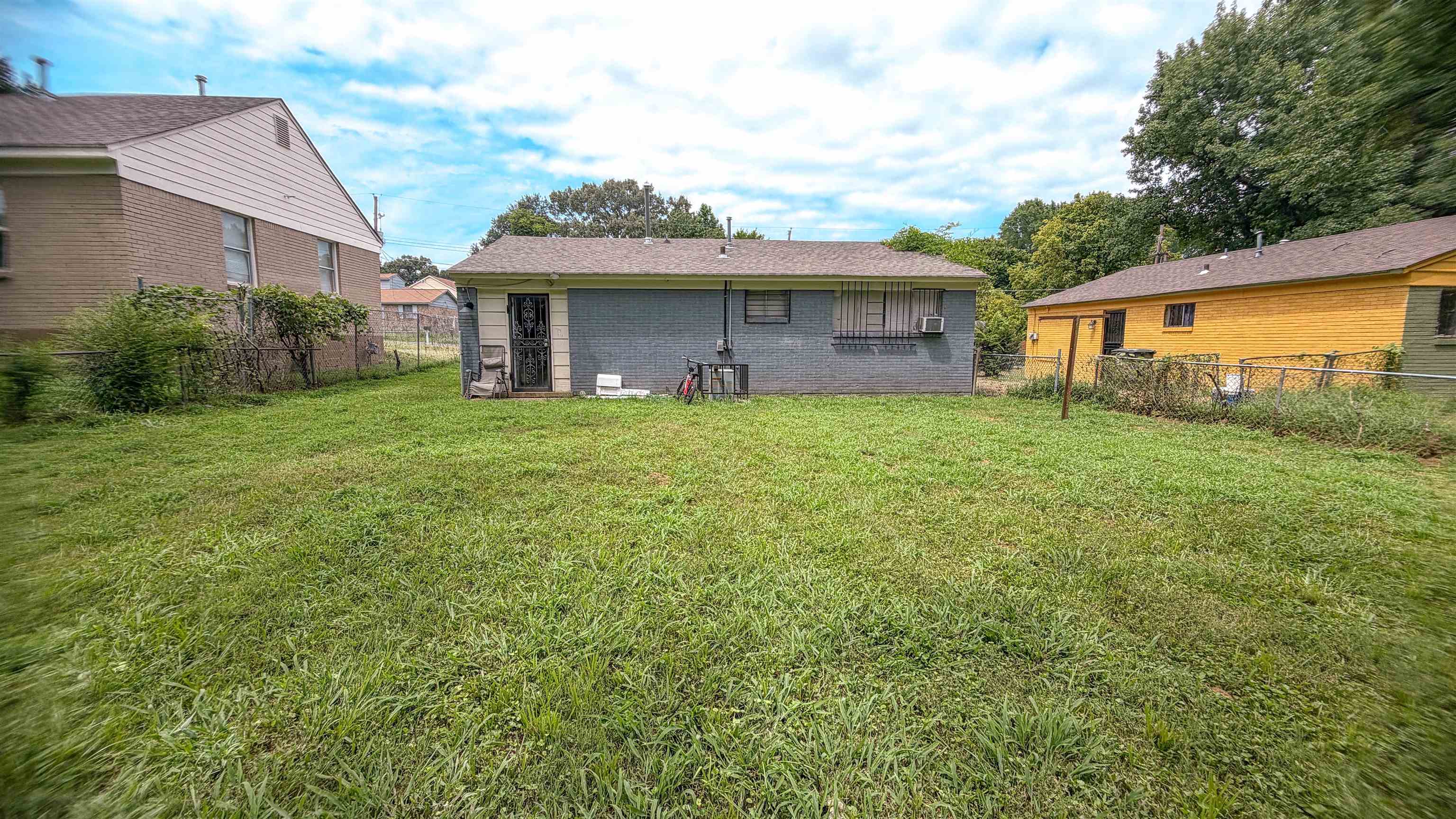 373 Delta Dr Property Photo 3