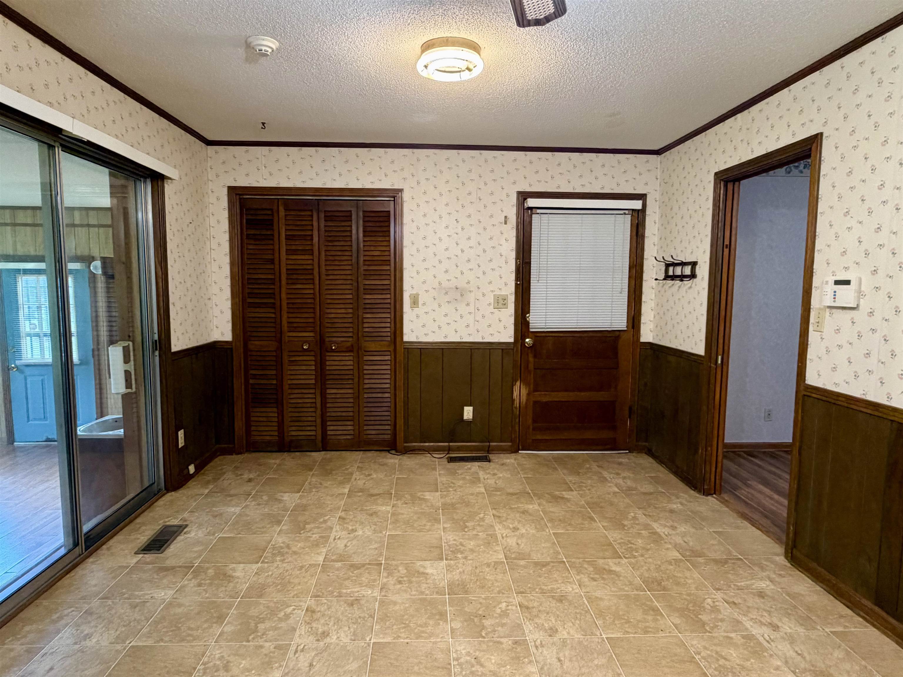 235 Shanna Dr Property Photo 8