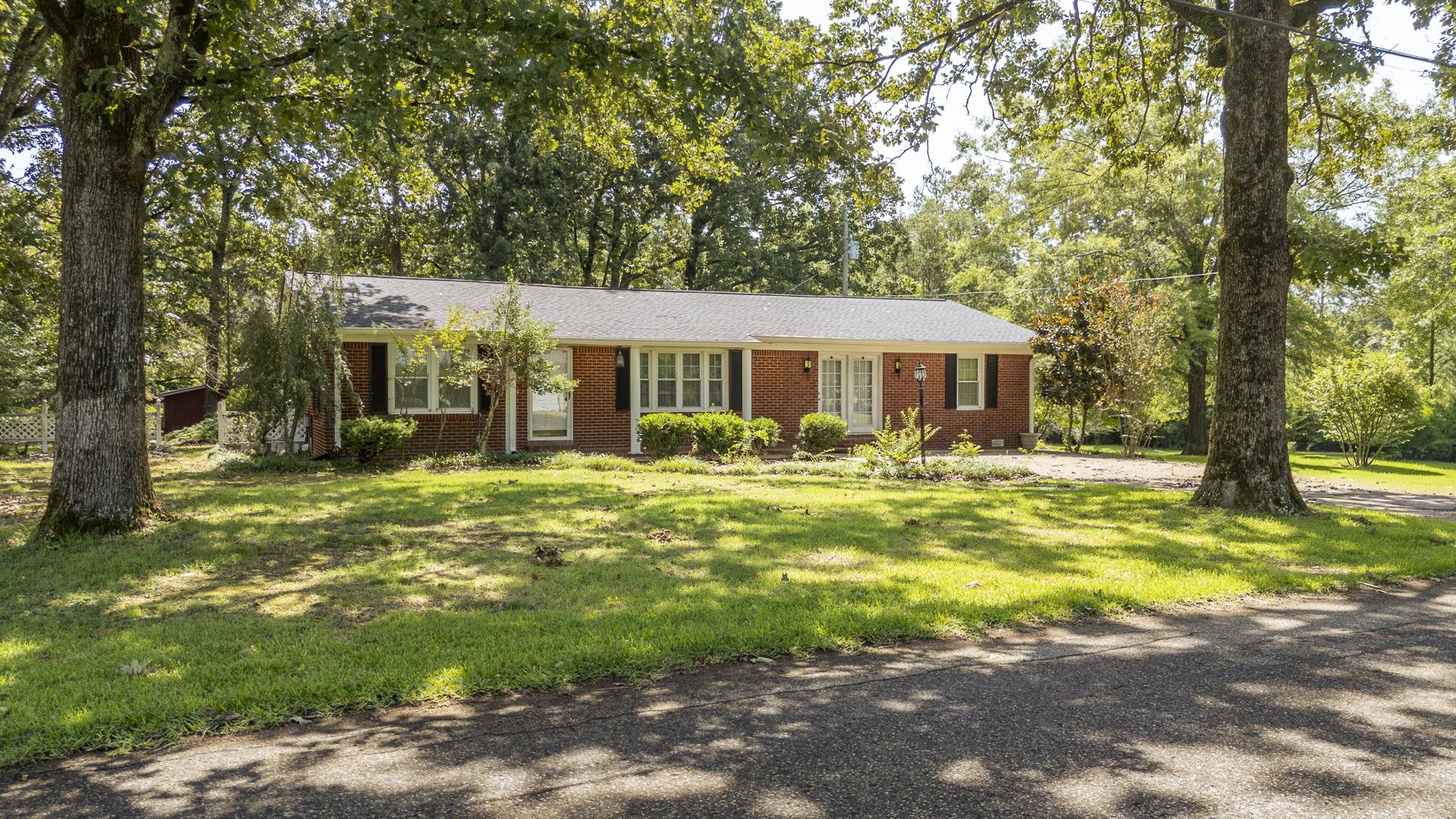 238 Harwood St Property Photo 3