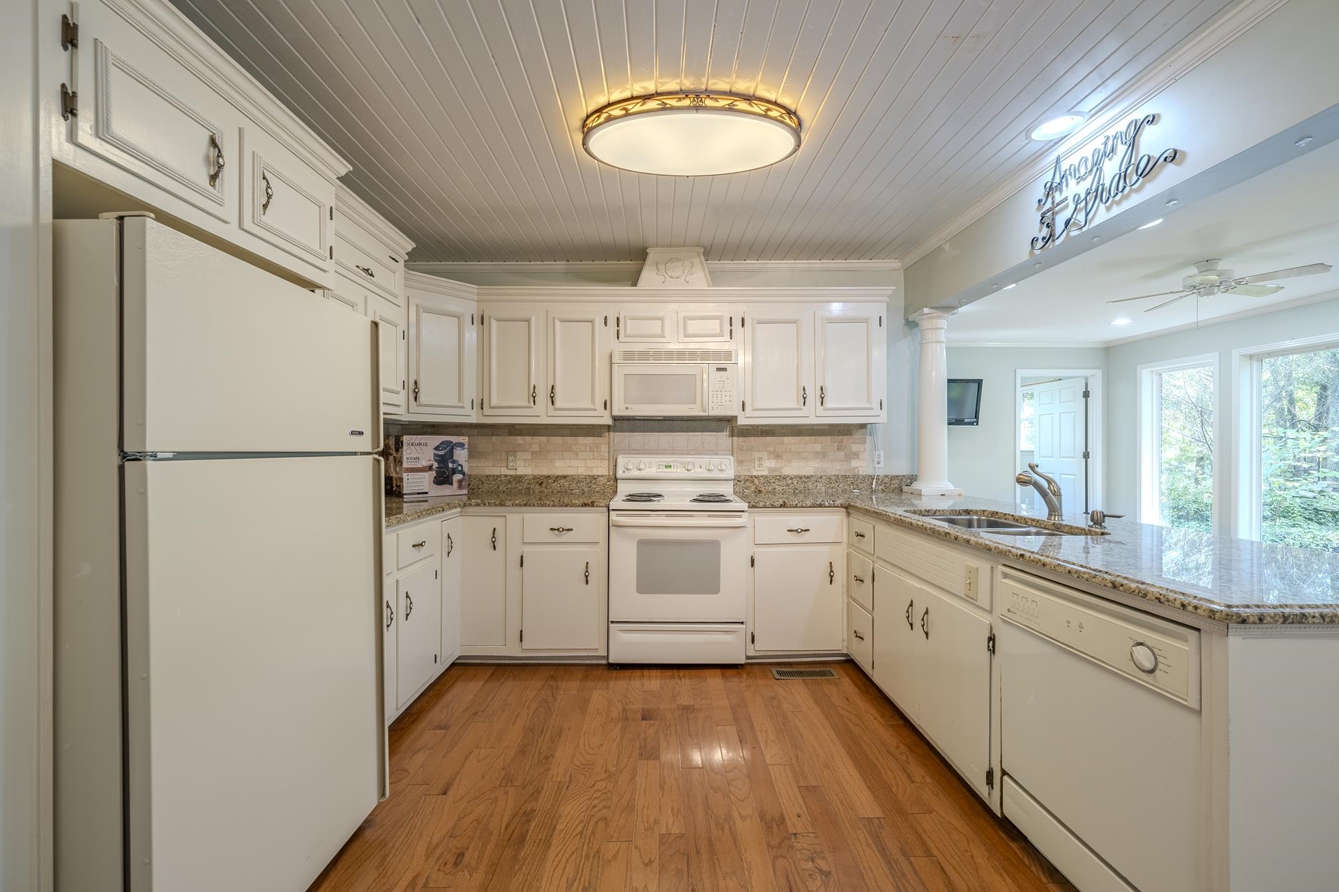 238 Harwood St Property Photo 8