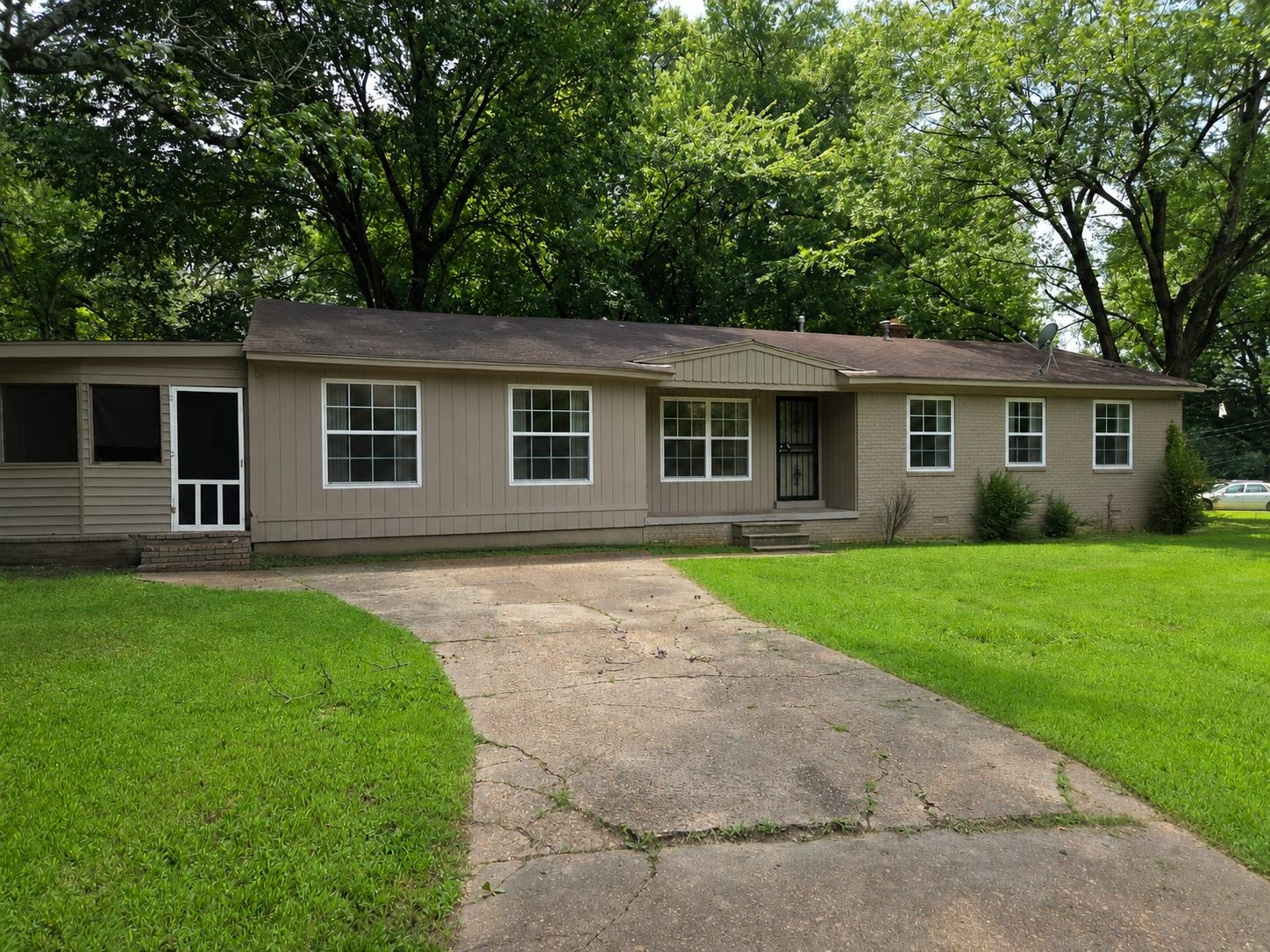 1817 Baldwin Ave Property Photo 1