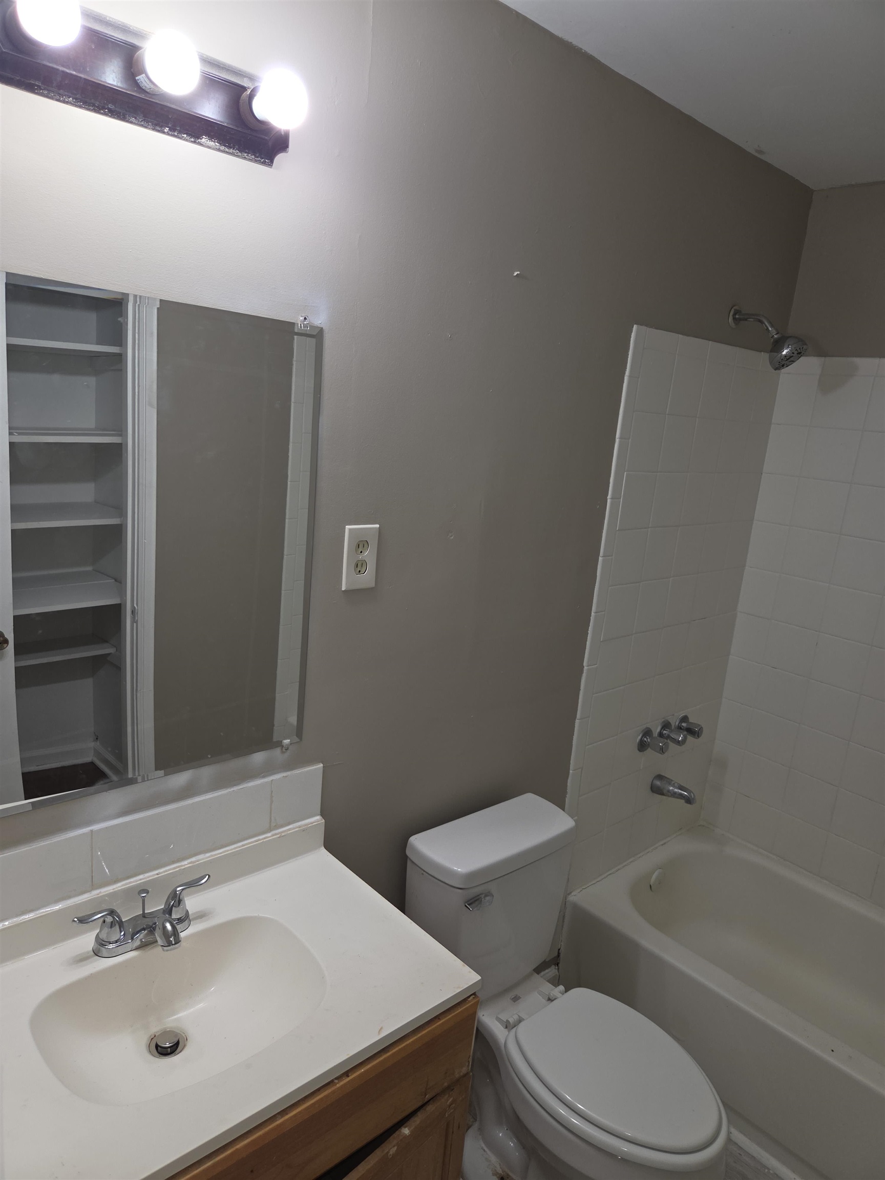 1817 Baldwin Ave Property Photo 8