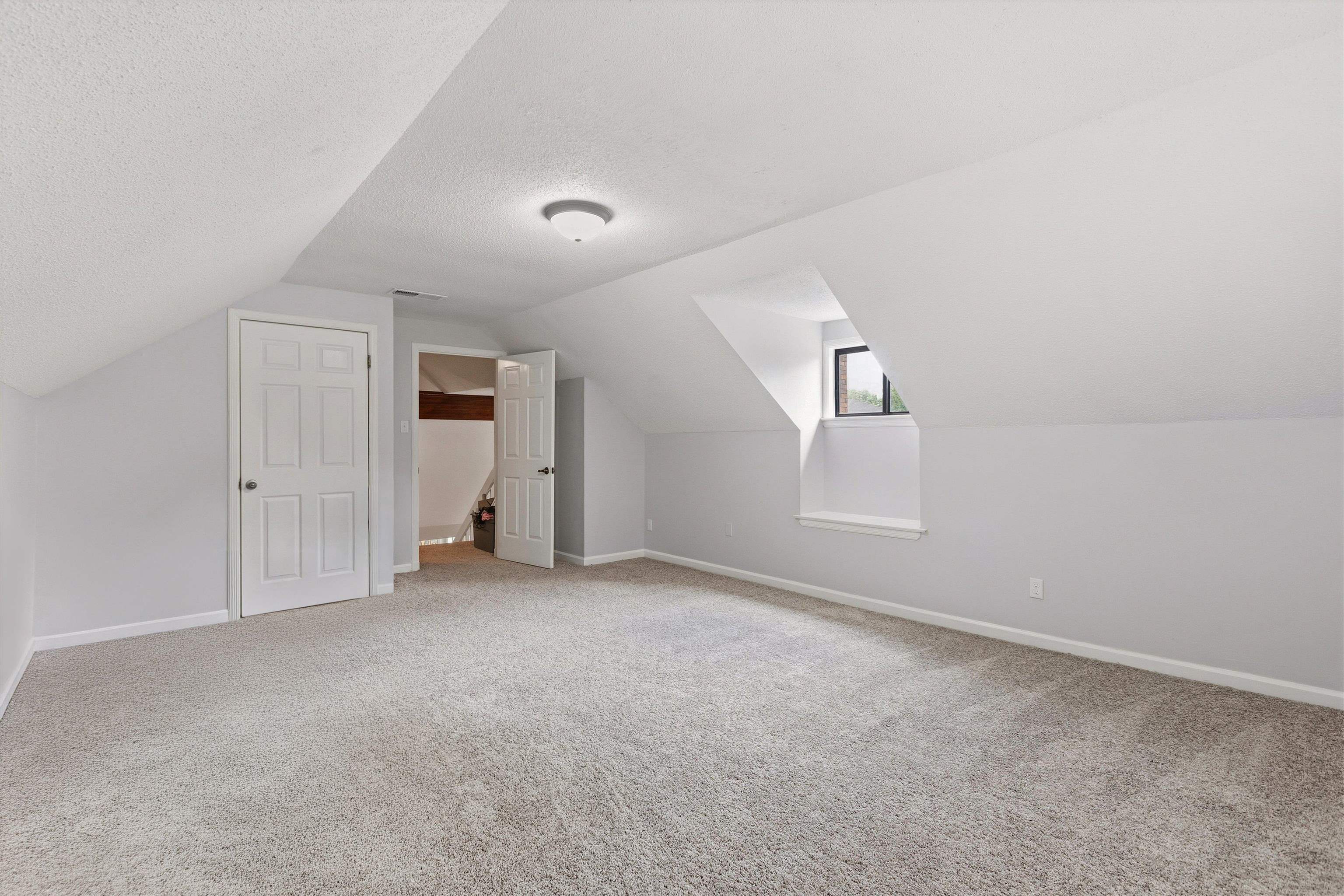 8274 Chippingham Dr Property Photo 26
