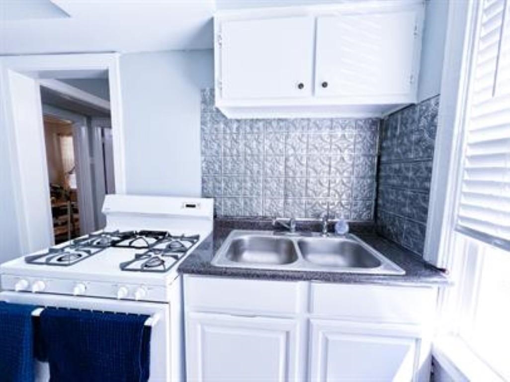 128 Stonewall St 8 Property Photo 6