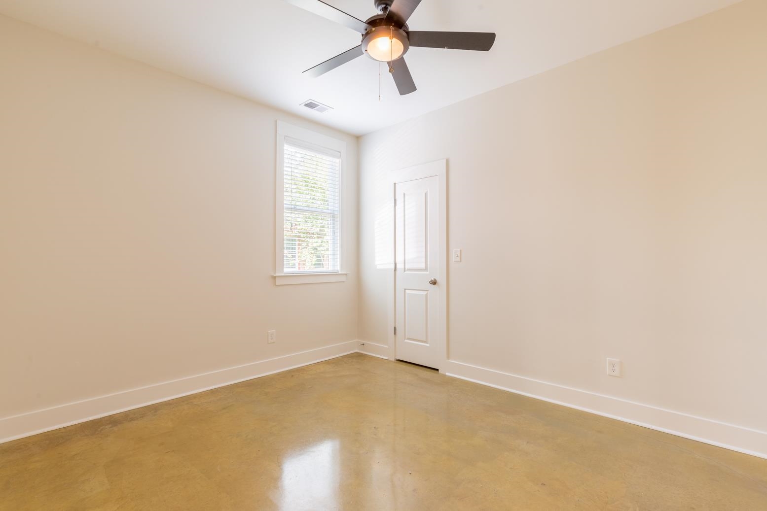 2912 Felix St Property Photo 21