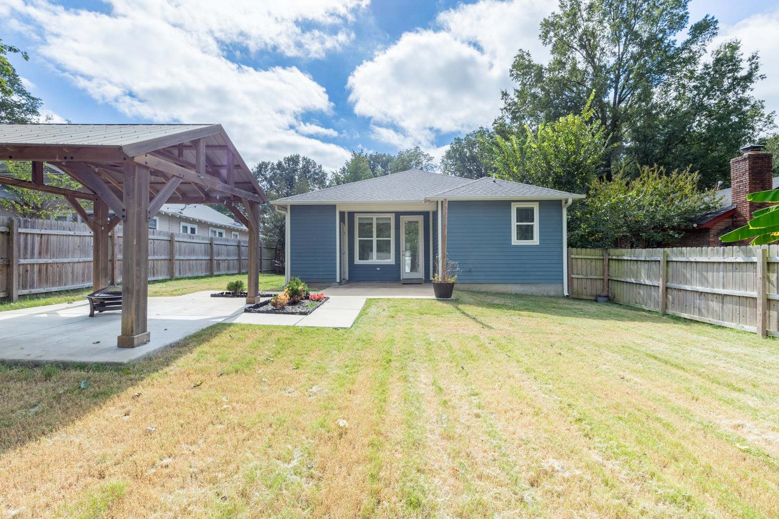 2912 Felix St Property Photo 25