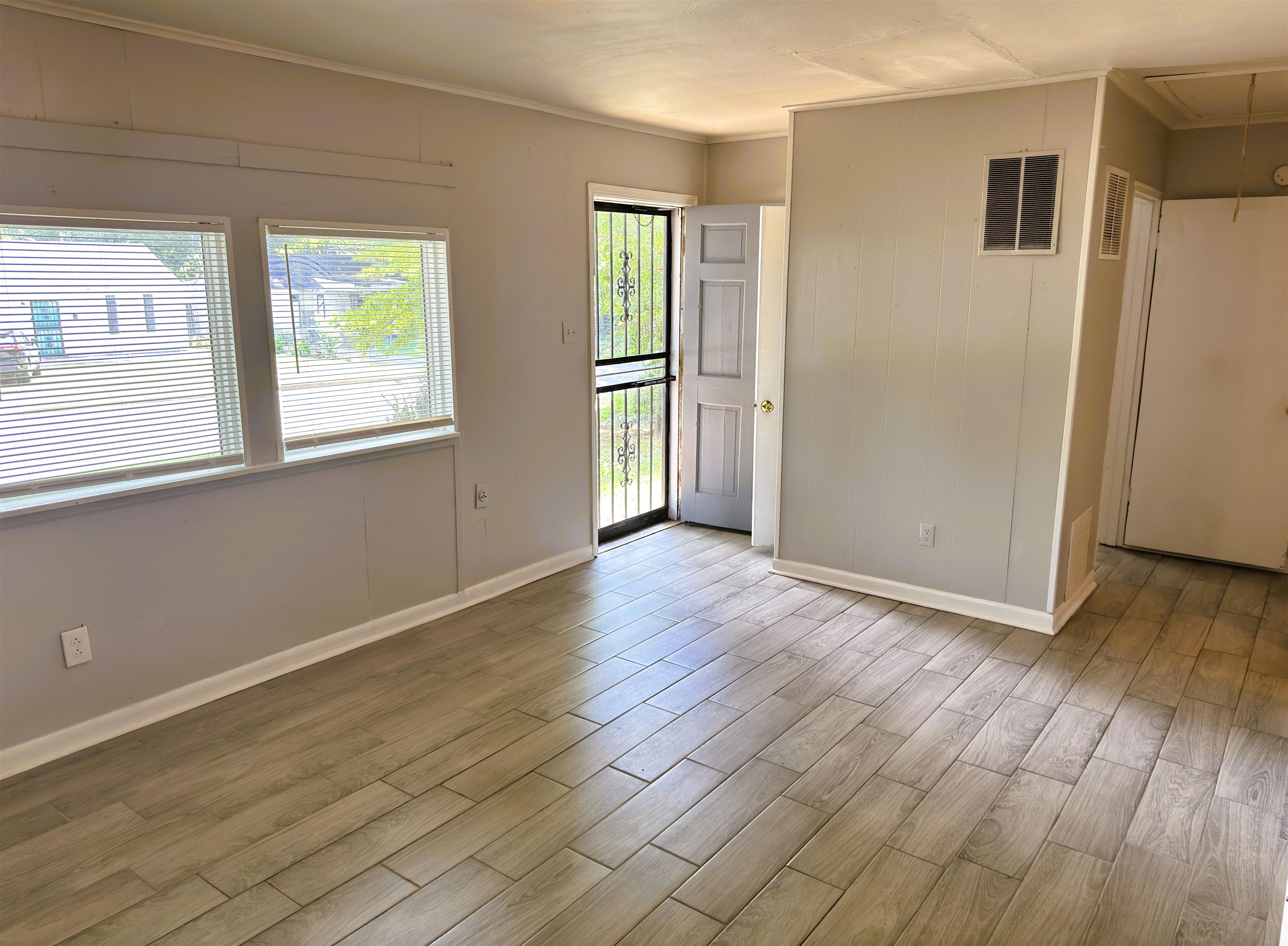 4374 Deborah Ave Property Photo 3