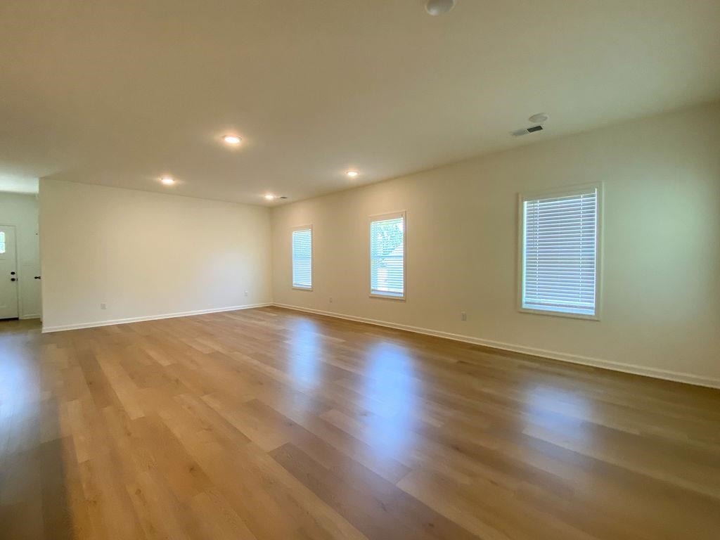 67 Oak Ave Property Photo 4