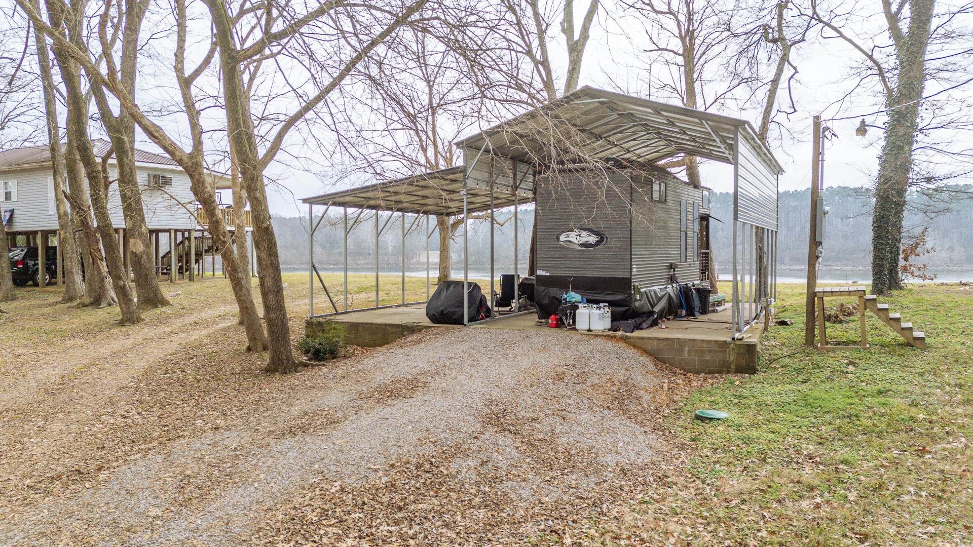125 ARNOLD LN