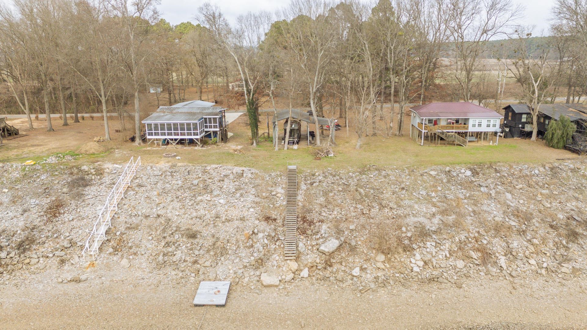 125 Arnold Ln Property Photo 5
