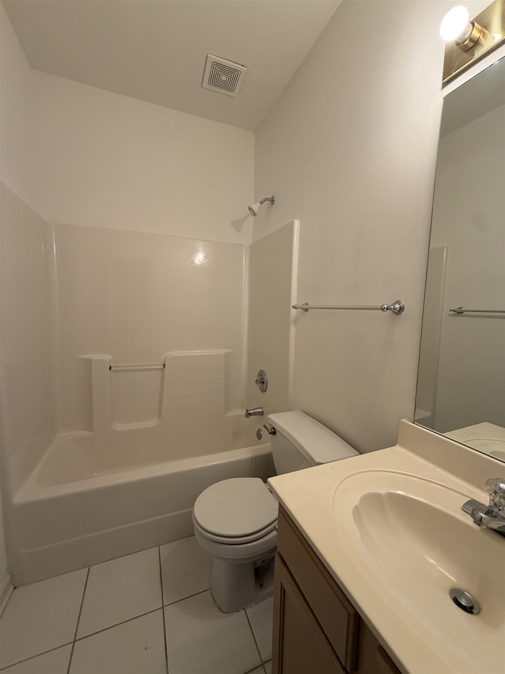 1207 Harbor River Dr Property Photo 4