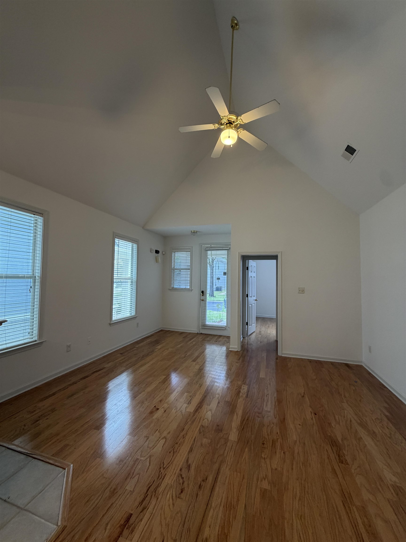 1207 Harbor River Dr Property Photo 6