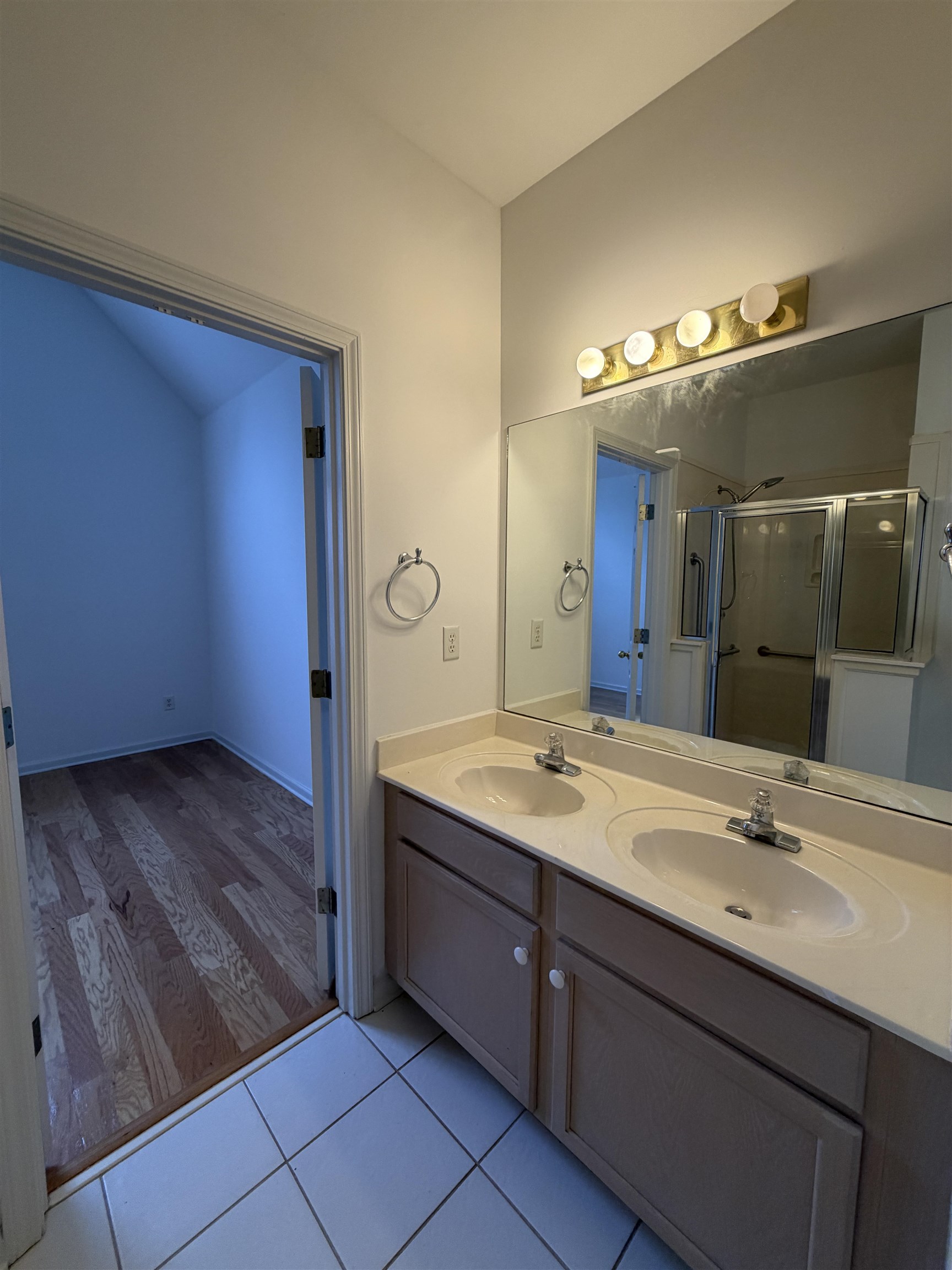 1207 Harbor River Dr Property Photo 8