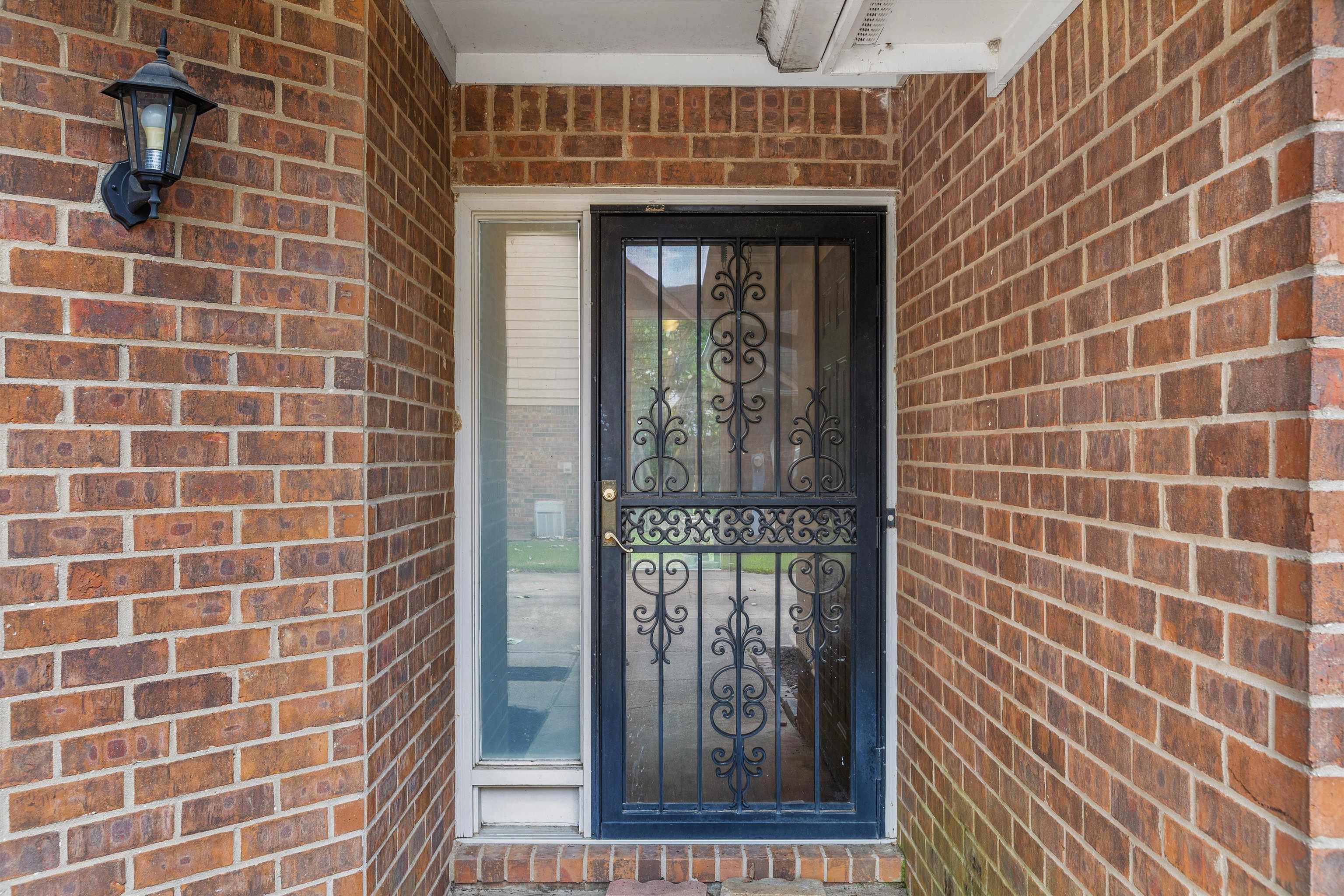 6692 Millers Pond Cir Property Photo 3